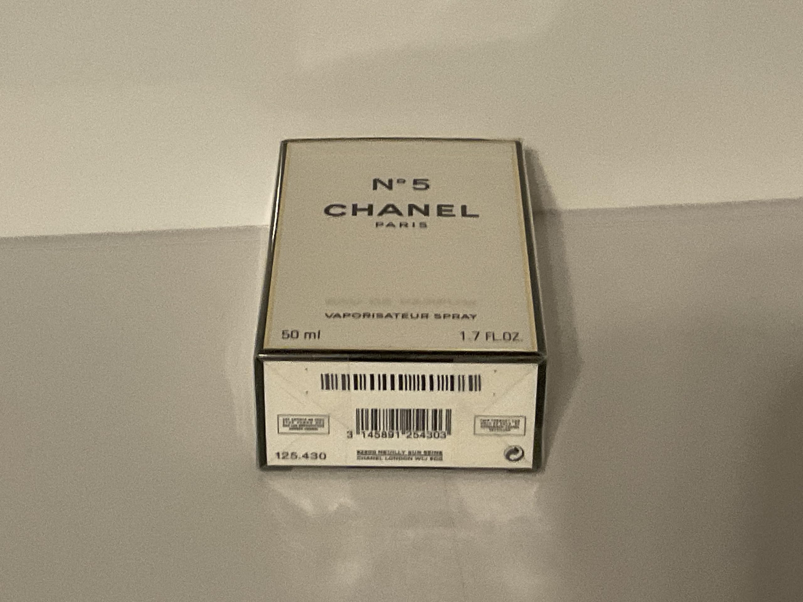 No.5 Eau De Parfum Spray (bottiglia di cristallo) - 1,7 fl oz/1,7 oz