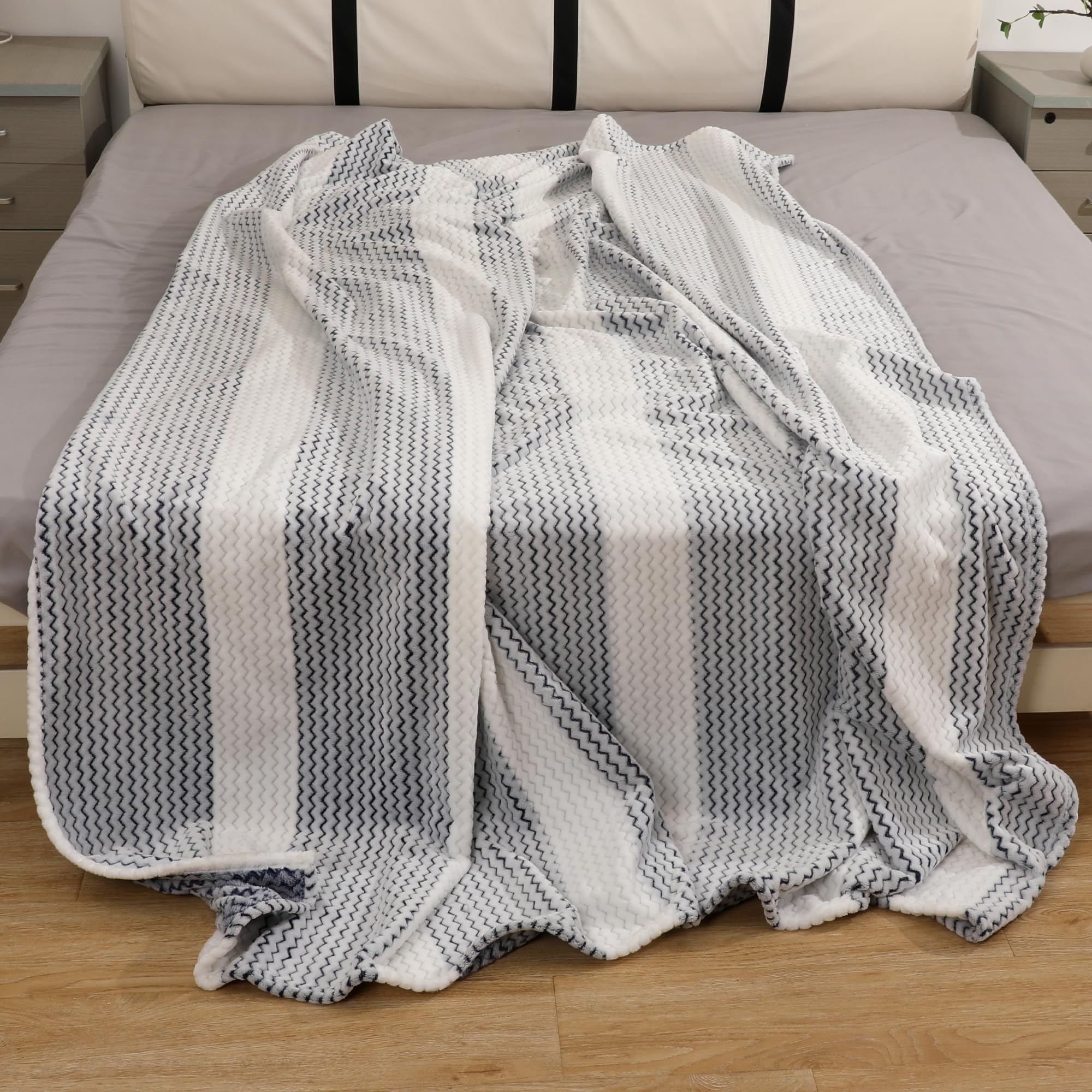 Jacquard Wave Throw Blanket 200x240cm Soft & Warm Sofa or Bed Cover 300GSM Polyester White Base with Navy Wave Pattern Elegant Textured Design โ image 1