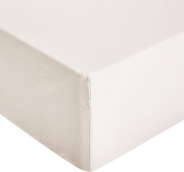 Amazon Basics Premium Microfibre Fitted Sheet -160 x 200 x 30 cm, Cream