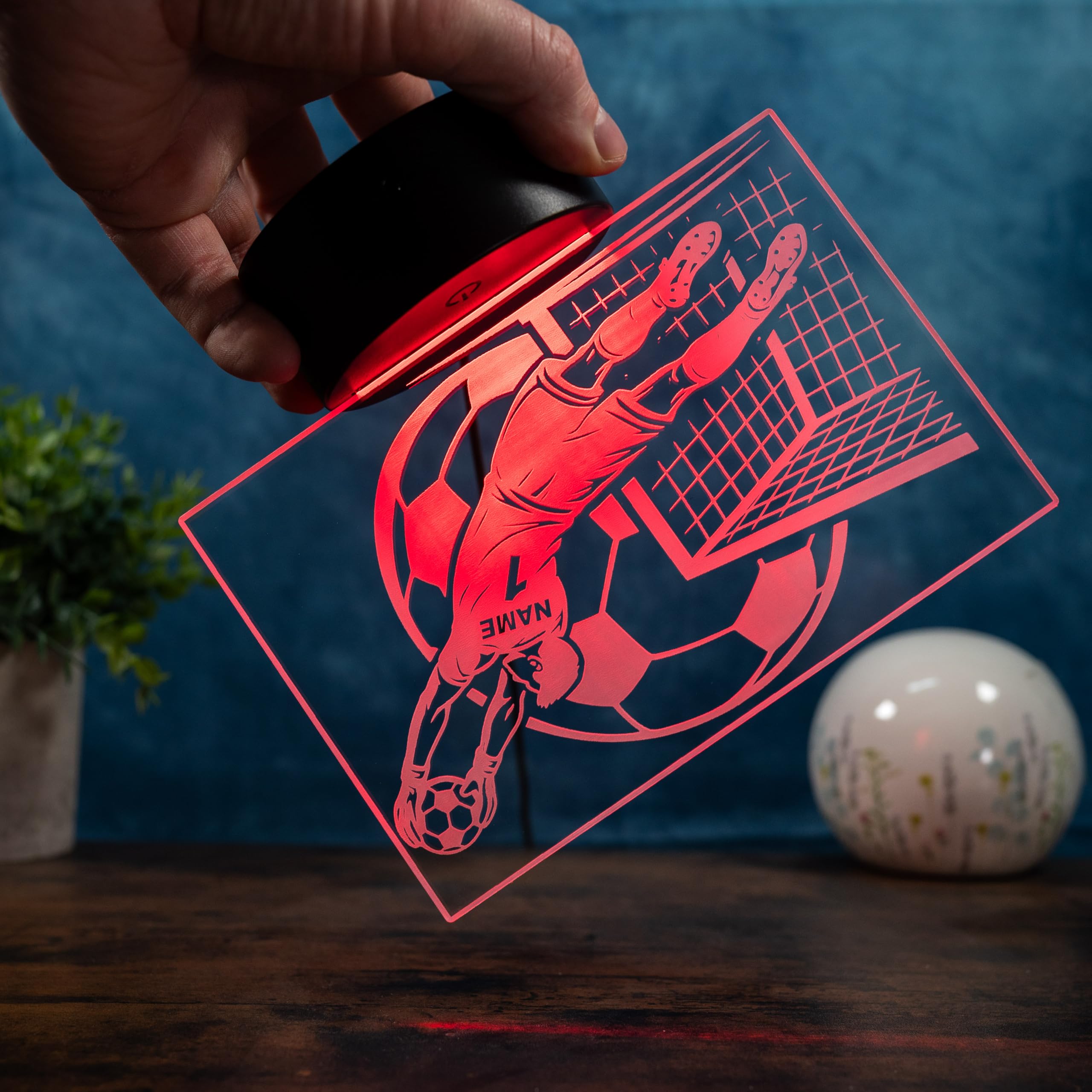Personalisierte Fußball Torwart Lampe – Geschenkidee für Fußballer mit Name & Nummer, LED Nachtlicht dimmbar mit Farbwechsel, Fernbedienung, USB oder Batterie