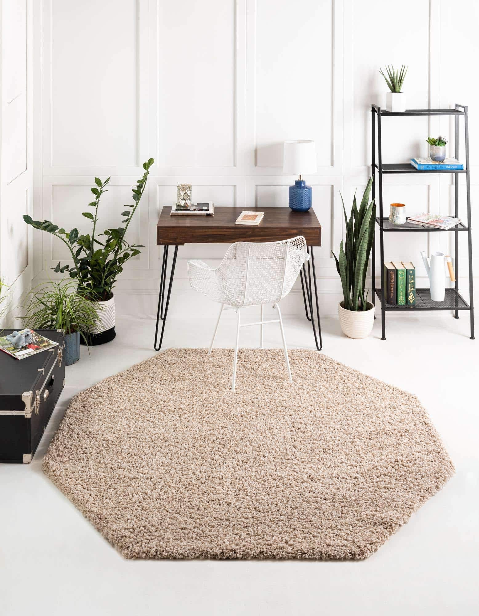 Unique Loom Solid Shag Collection Area Rug (4' Octagon, Taupe)