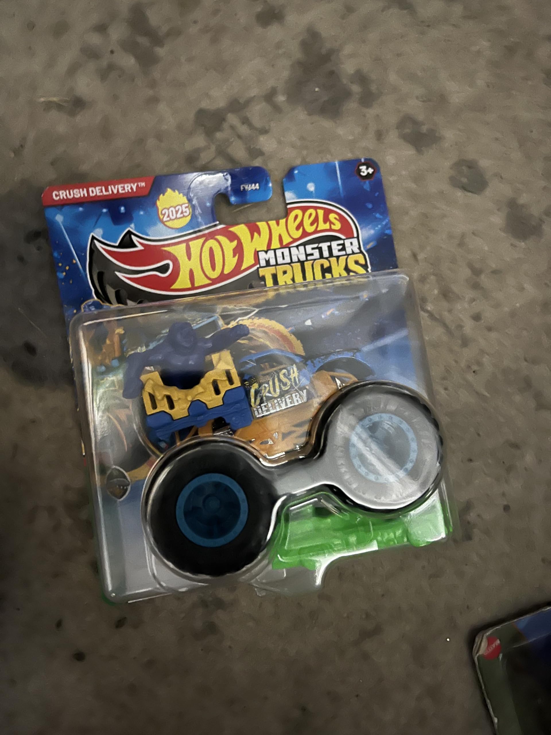 Hot Wheels Monster Trucks 2025 Crush Delivery 1:64 Scale, Gold and Blue - Image 3