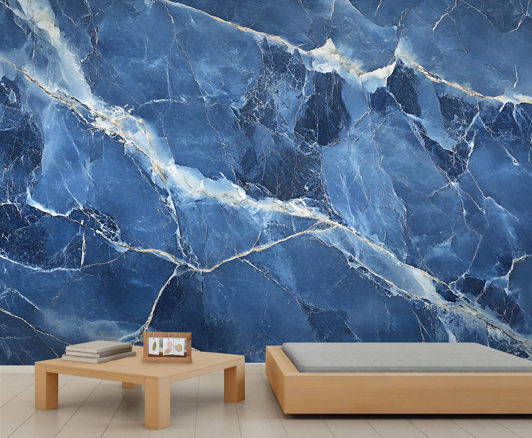 Papier peint effet marbre bleu au design abstrait et moderne pour un intérieur raffiné