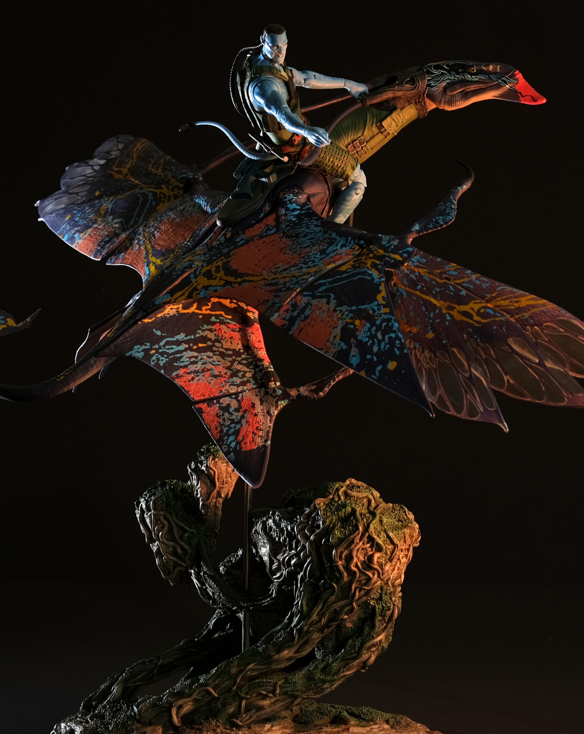 Disney Avatar DLX MEGA Banshee & Rider - A2 QUARITCH & Banshee (złota etykieta)