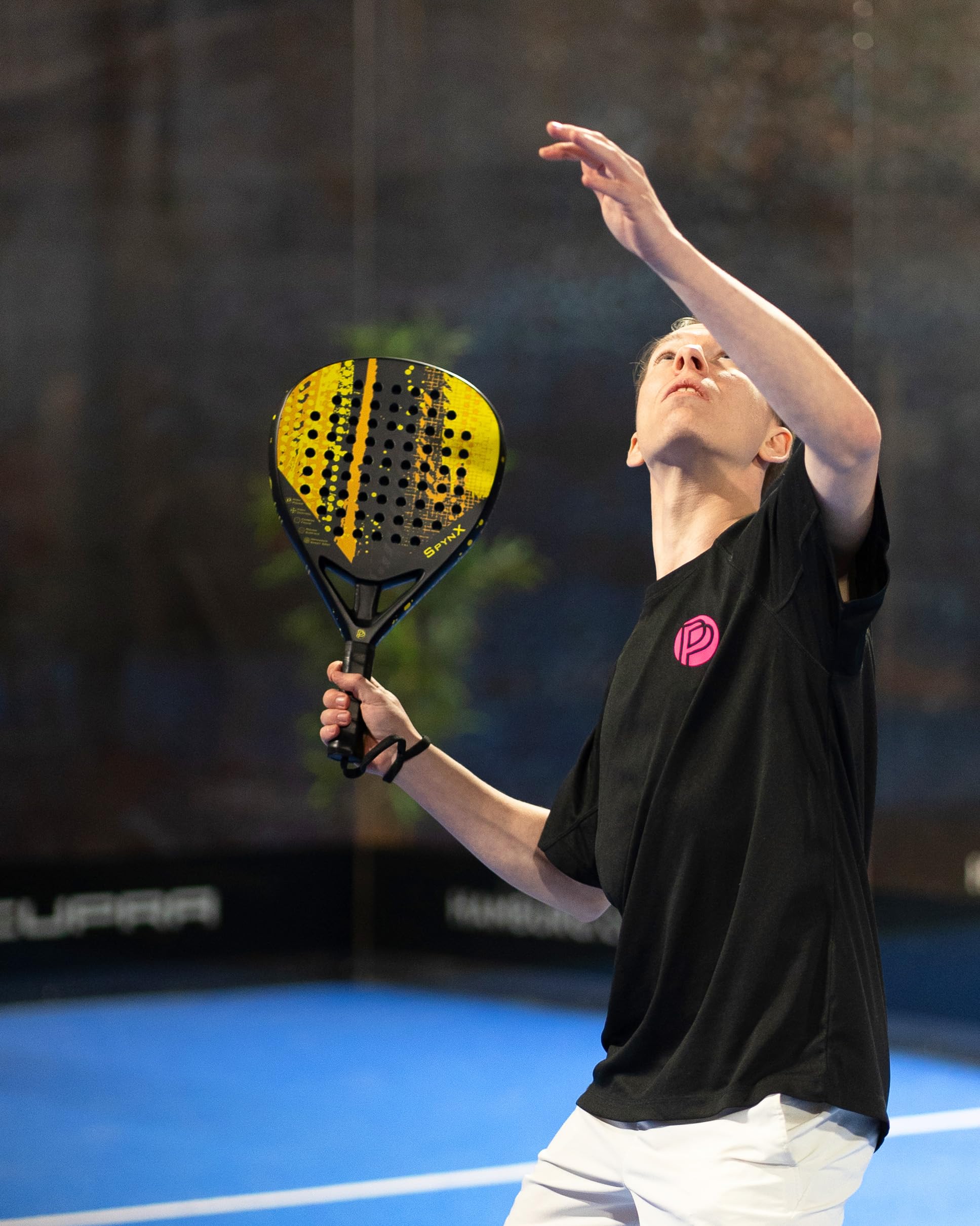 SpynX - Padel Schläger 100% Kohlefaser, Spezial-Oberfläche für verbesserten Spin, Paddle Tennis für Männer & Frauen - 360g Leicht & langlebig - Kostenlose Schlägerhülle inklusive