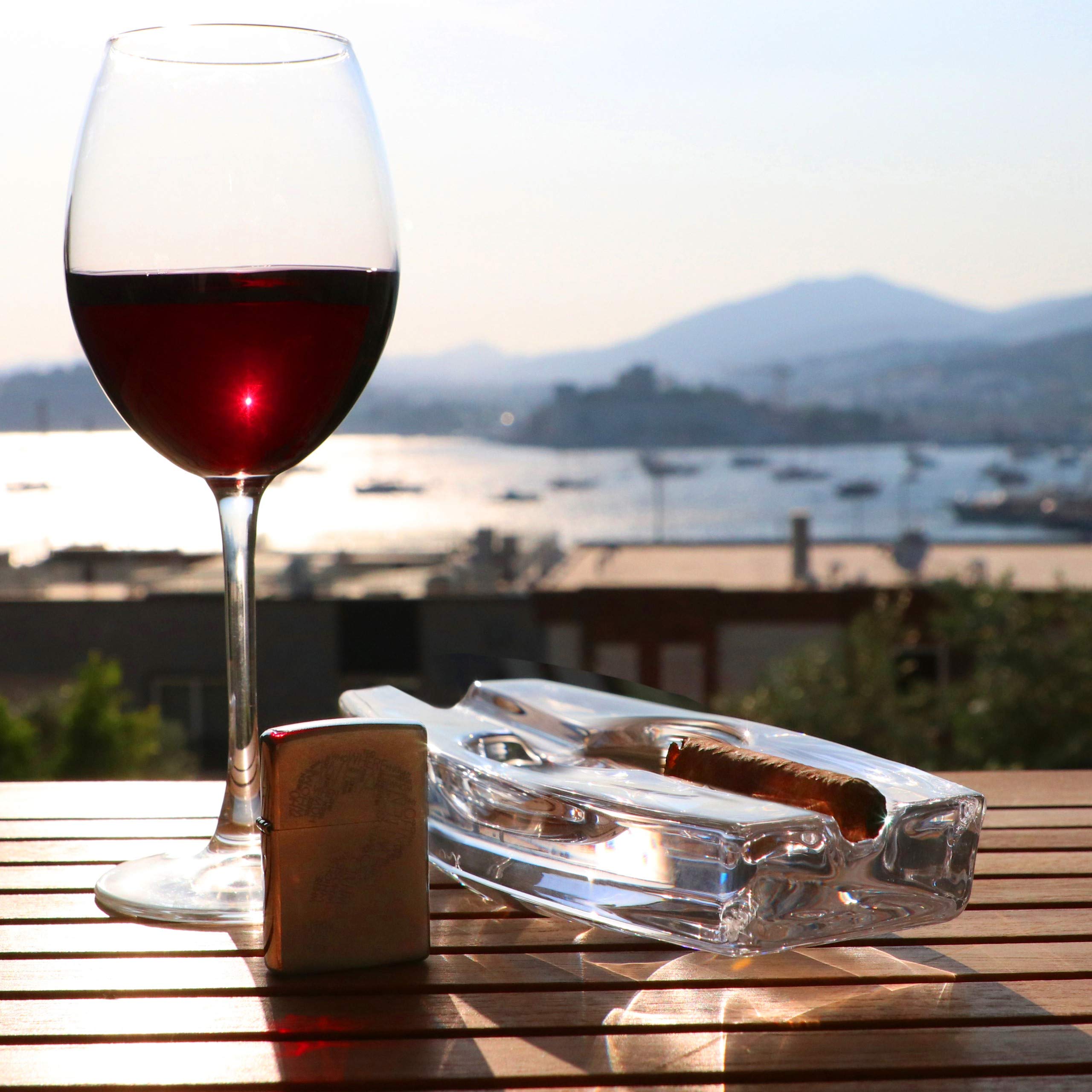 PASABAHCE Cendrier en Verre de Cristal Lourd pour Patio, Fait à la Main, extérieur, intérieur, Maison, Bureau, hôtel, Piscine, Restaurant, Long with 2 Holders