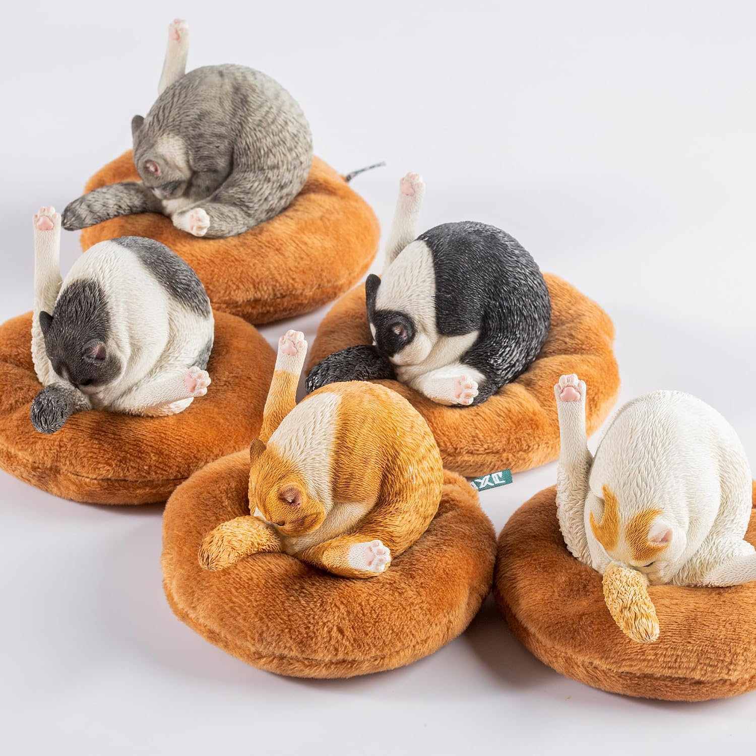 JXK Hair Licking Cat with Intricate Texture Details, Gift for Cat Lovers