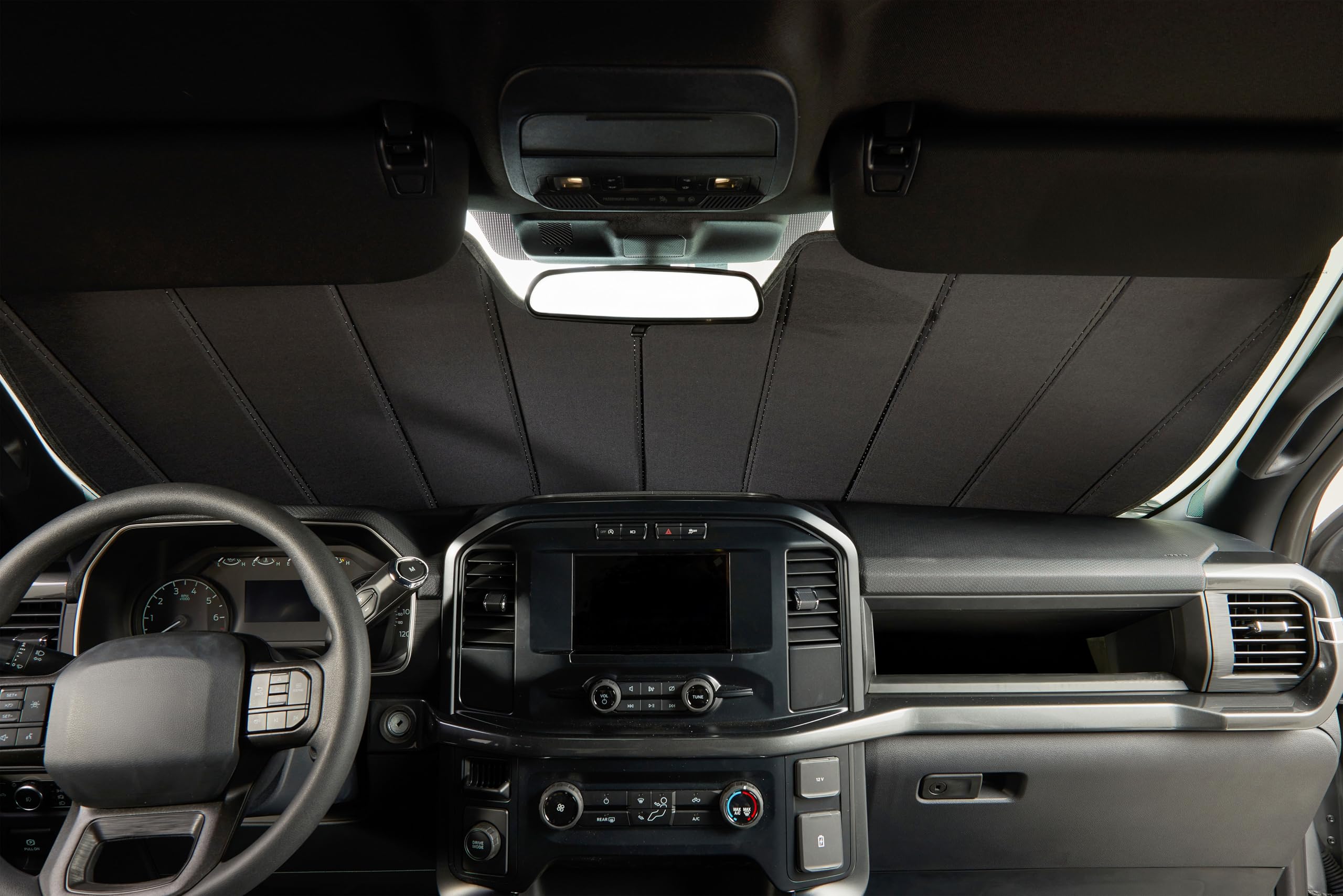 Covercraft UVS100 Custom Sonnenschutz | UV11469SV | kompatibel mit ausgewählten Mercedes-Benz GLC Modellen, Silber