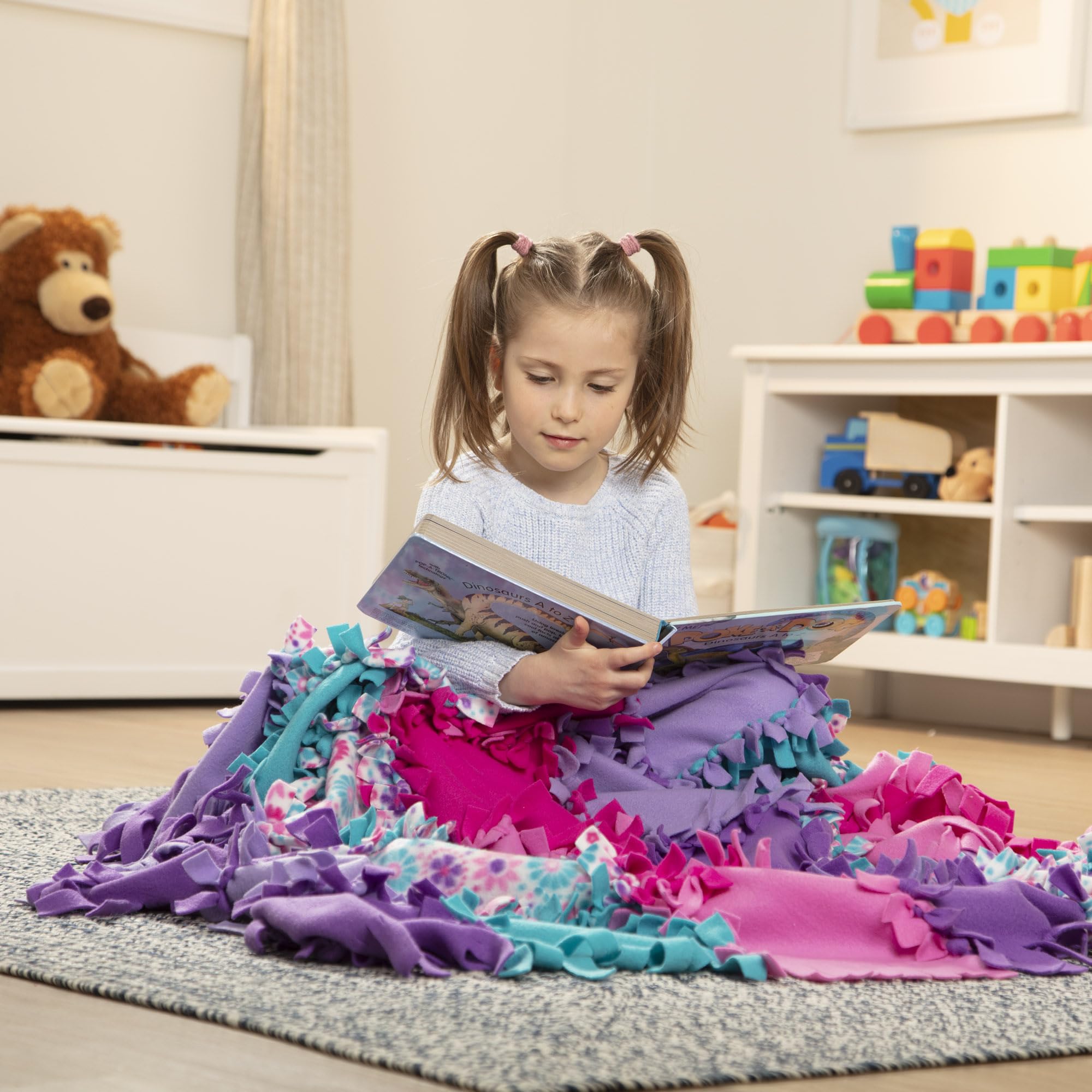 Melissa & Doug Stworzony przeze mnie! Kwiatowa kołdra polarowa - oryginalna (nieszyta kołdra polarowa, miękki materiał, 48 sztuk, 1,5 m szer. x 1,2 m dł., najlepsza dla dzieci w wieku 6, 7, 8 lat i więcej)