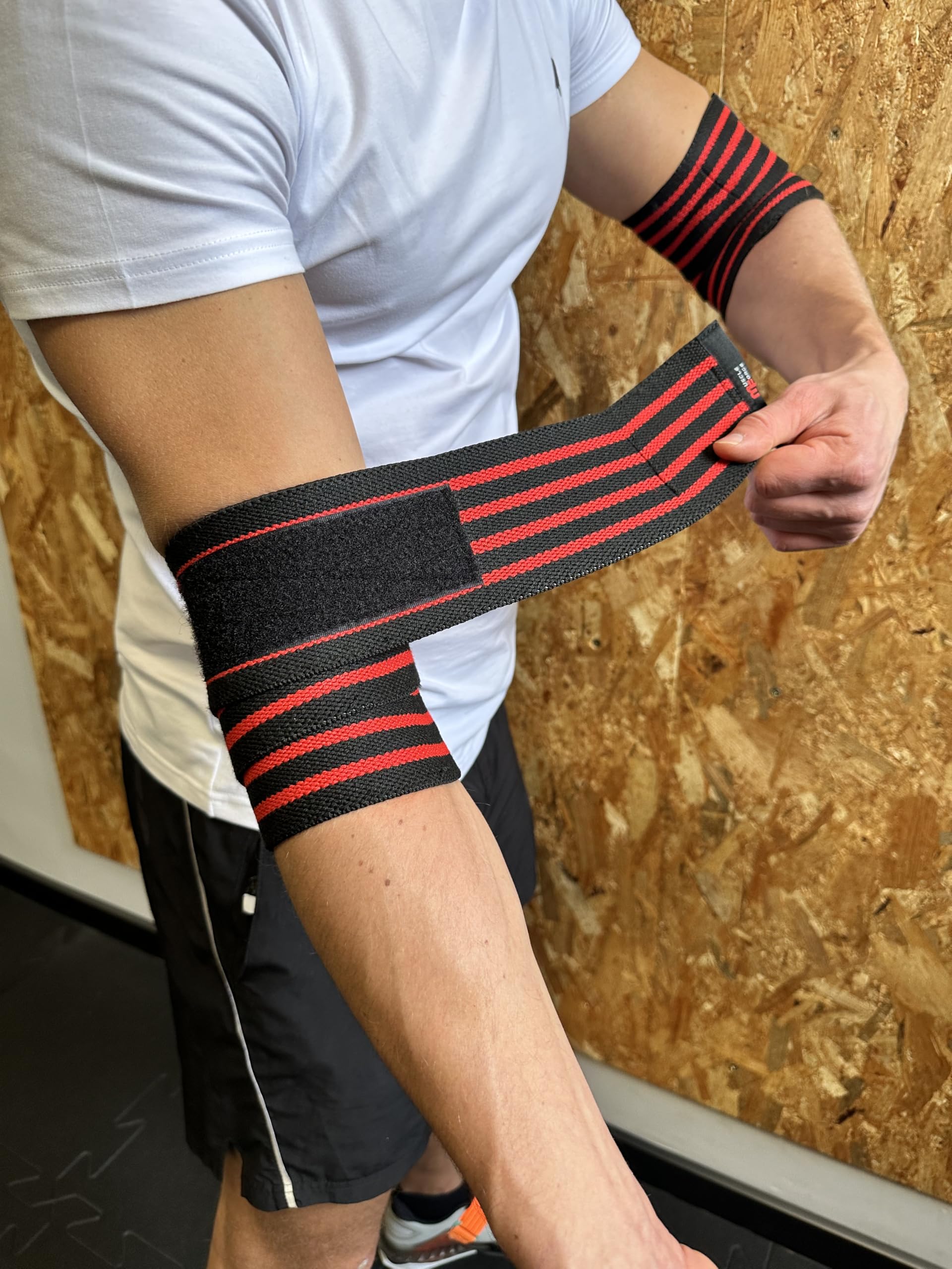 Gomitiere per Palestra, Powerlifting e Bodybuilding – Fasce Elastiche con Chiusura Regolabile – Supporto per la Stabilizzazione Articolare e la Prevenzione degli Infortuni – Set da 2