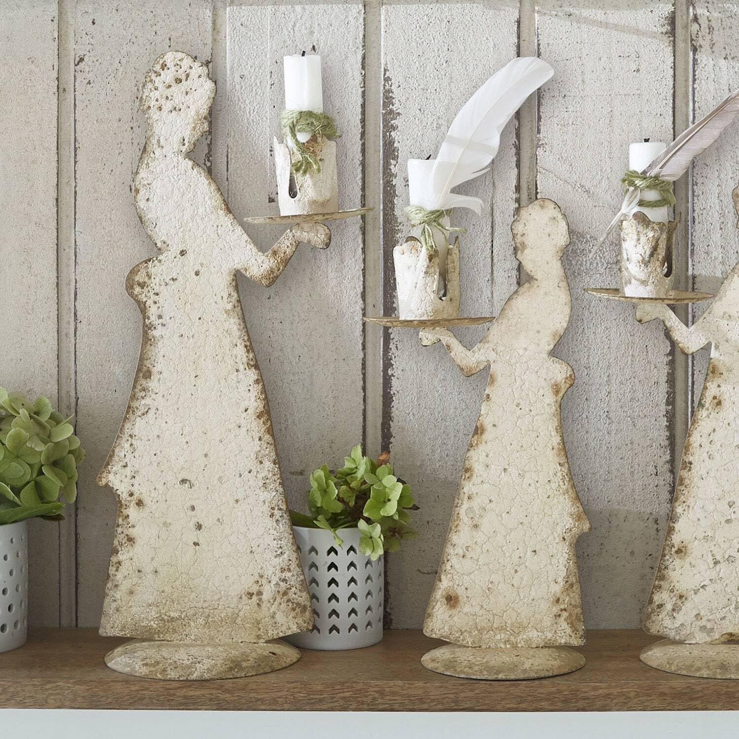 Loberon Kerzenständer 3er Set Chanler - antikweiß, antikweiß | wunderschönes Shabby-Finish, Romantisches Vintage-Flair, für Stabkerzen, Kerzenhalter, Kerzenleuchter, Eisen