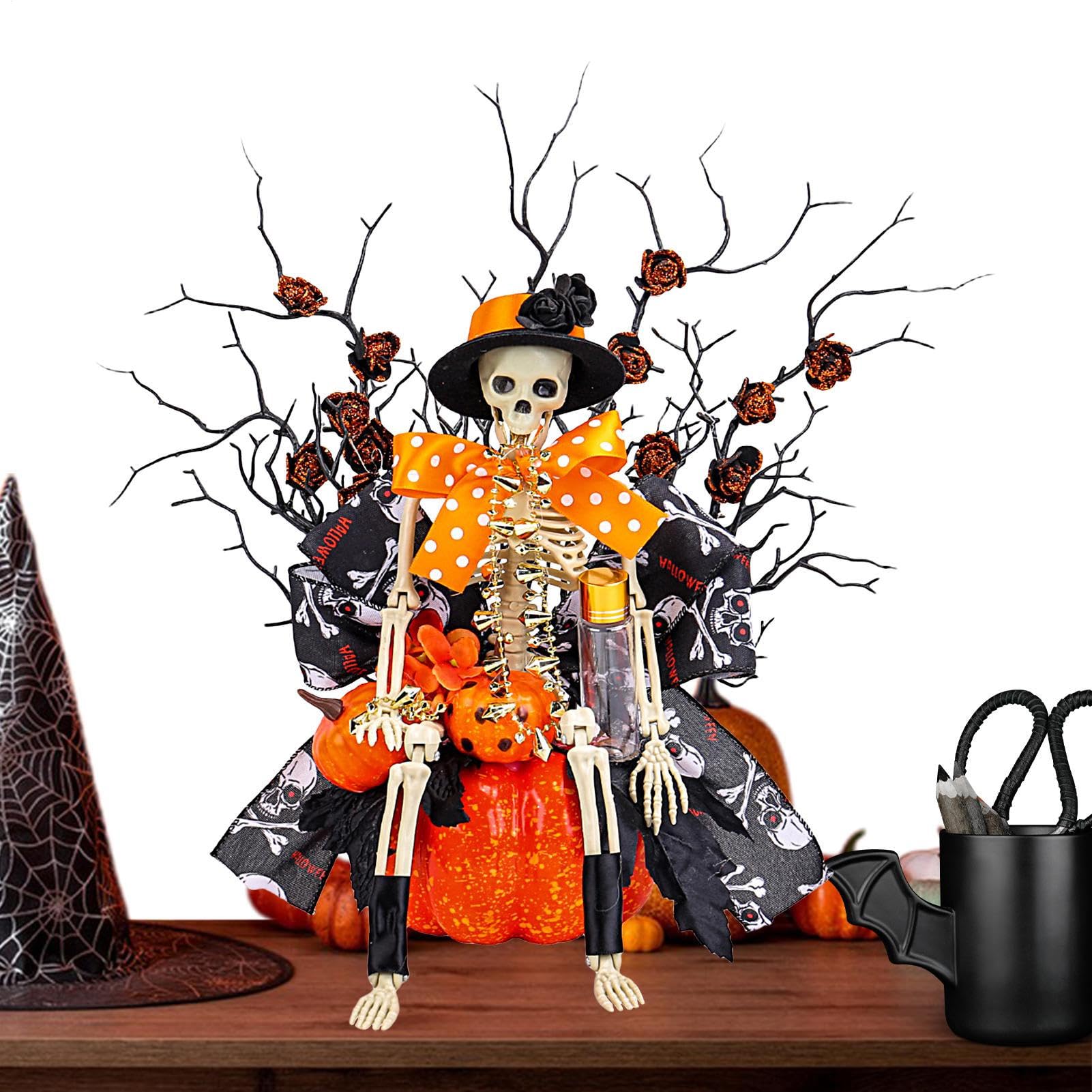 Décoration d'Halloween pour l'entrée avec figurines squelettiques de salon
