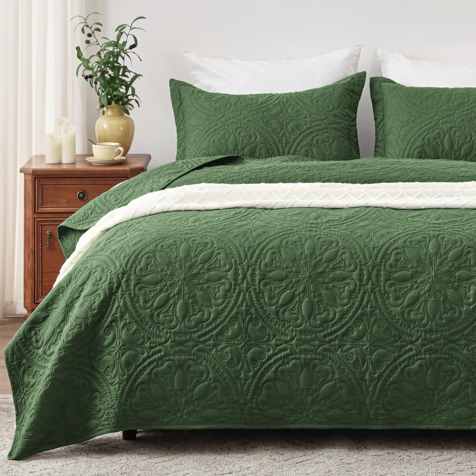 EXQ Home Quilt Set Full Queen Size Olive Green 3 Piece,Lightweight Soft Coverlet Mandala Flower Pattern Bedspread Set for All Season(1 Quilt,2 Pillow Shams)