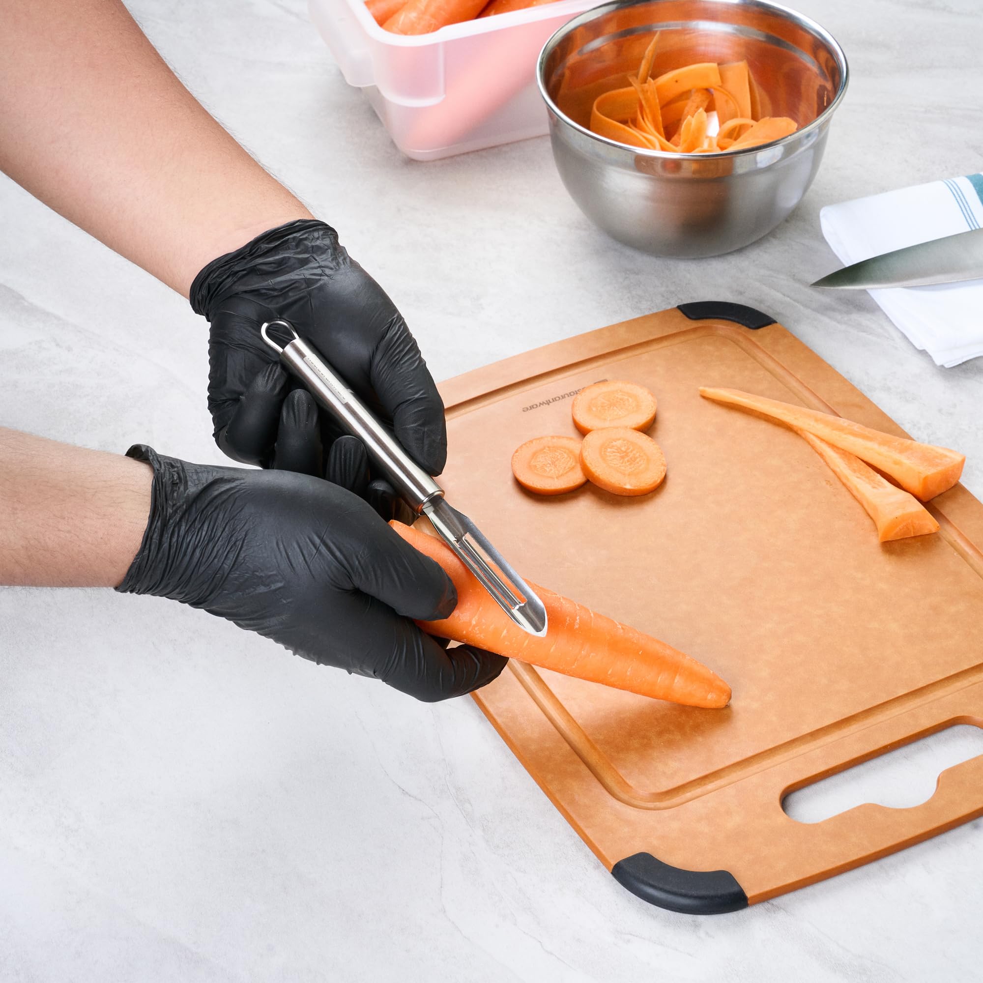 Restaurantware - Pelador de verduras estándar alemán de 7.6 pulgadas, 1 pelador de mano lavable en lavavajillas, hoja ultra afilada, mango ergonómico, pelador de patatas de acero inoxidable, para