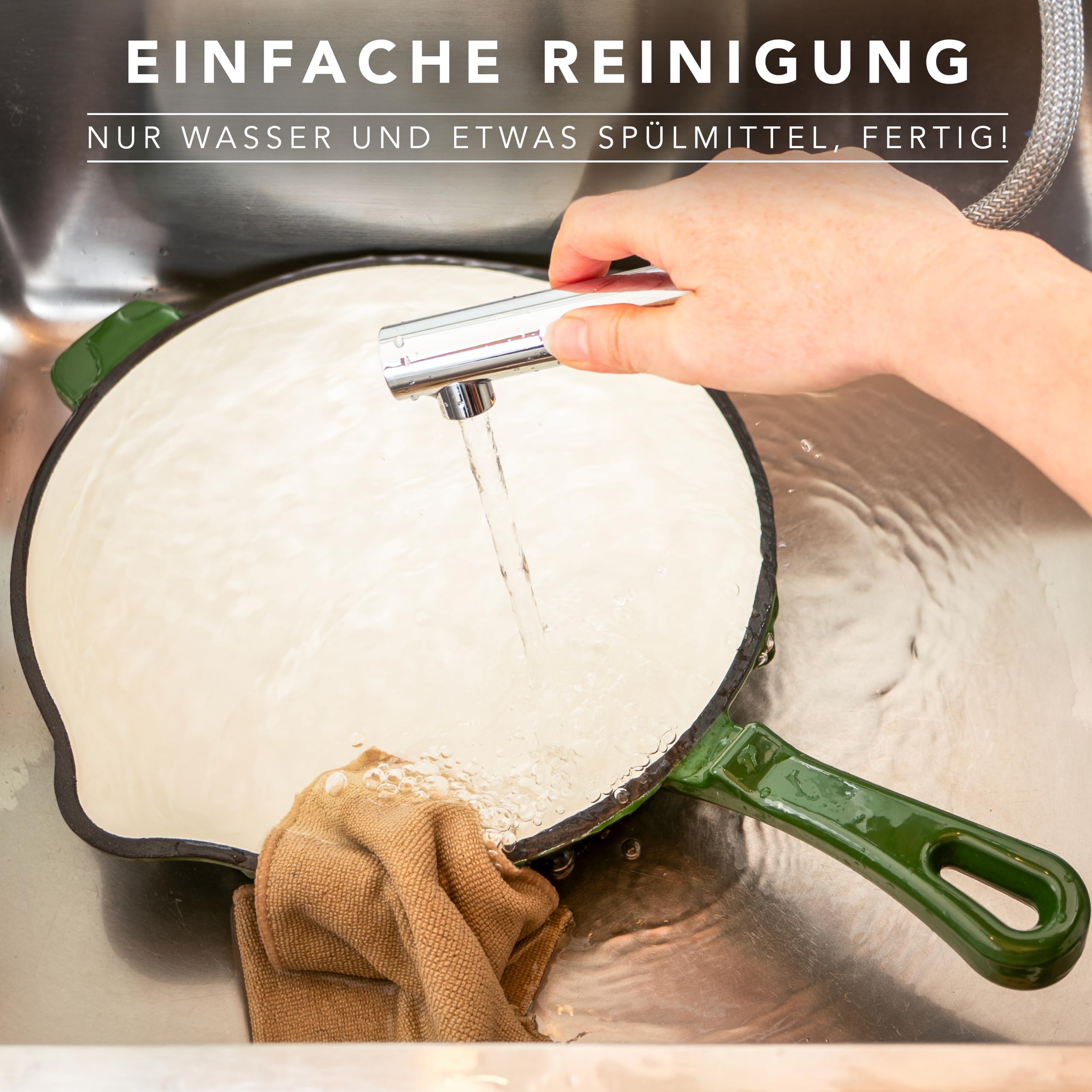 Römertopf Gusseisen Bratpfanne 28 cm emailliert für Induktion, Tiefgrün | Für alle Herdarten inklusive Induktion, backofenfest bis 250 °C, hohe Hitzespeicherung, PFAS-frei
