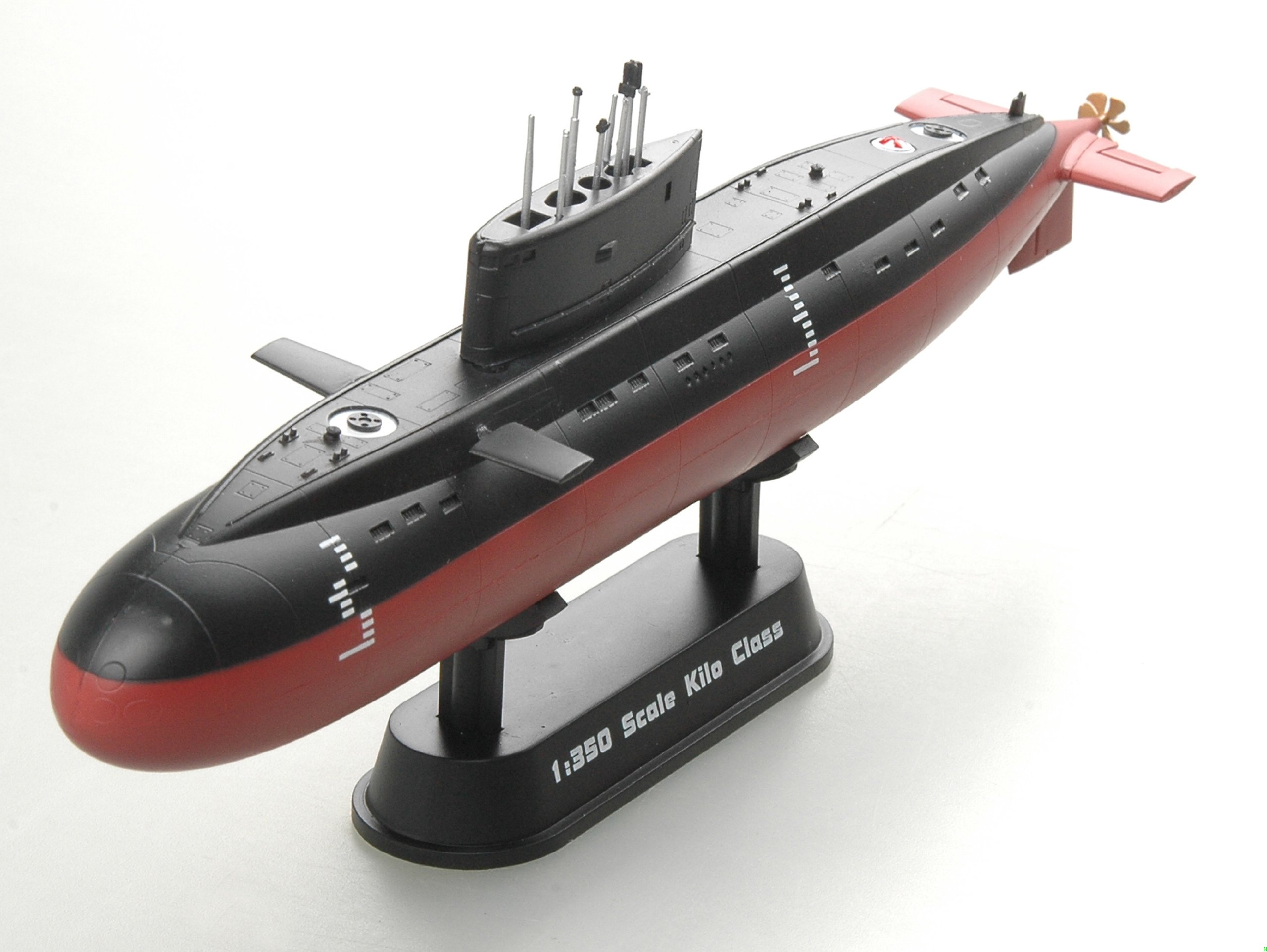 | 1&frasl;350 完成品 ロシア海軍 通常動力型潜水艦 キロ級