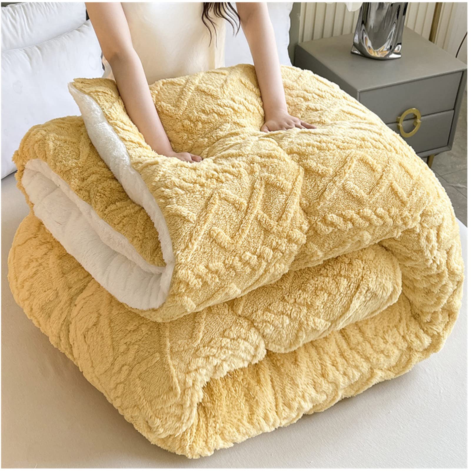 FFFF & OLFEH Winter Cotton Duvet,Thick Lamb Velvet Fabric Winter Quilt, Super Soft Flannel + Lamb Velvet Fabric, Thickened Warm Gift Quilt (Yellow,200×230CM-5kg)