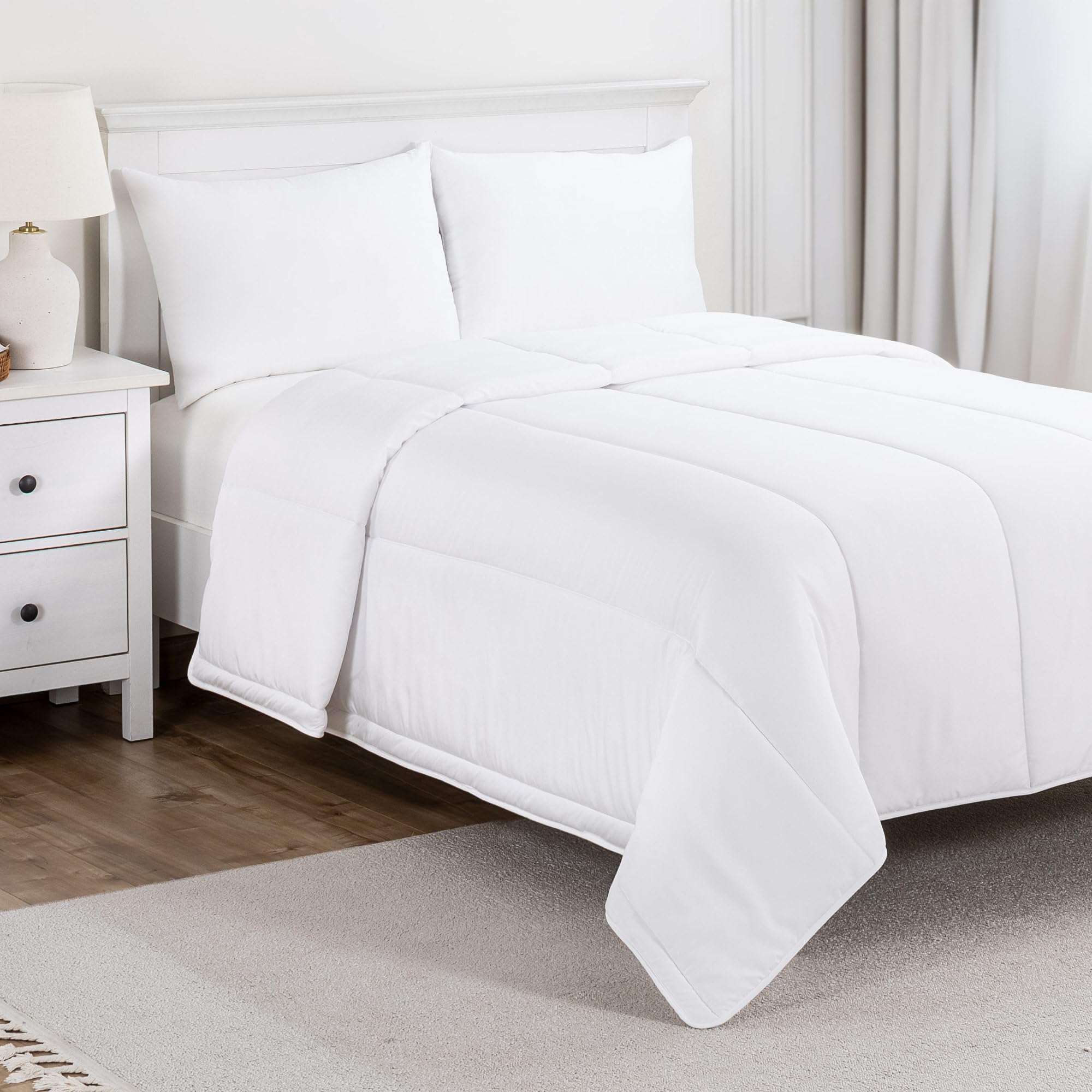 King Size Microfiber Comforter, premium-quality, 100% Microfiber, 220x240cm All Season (King)