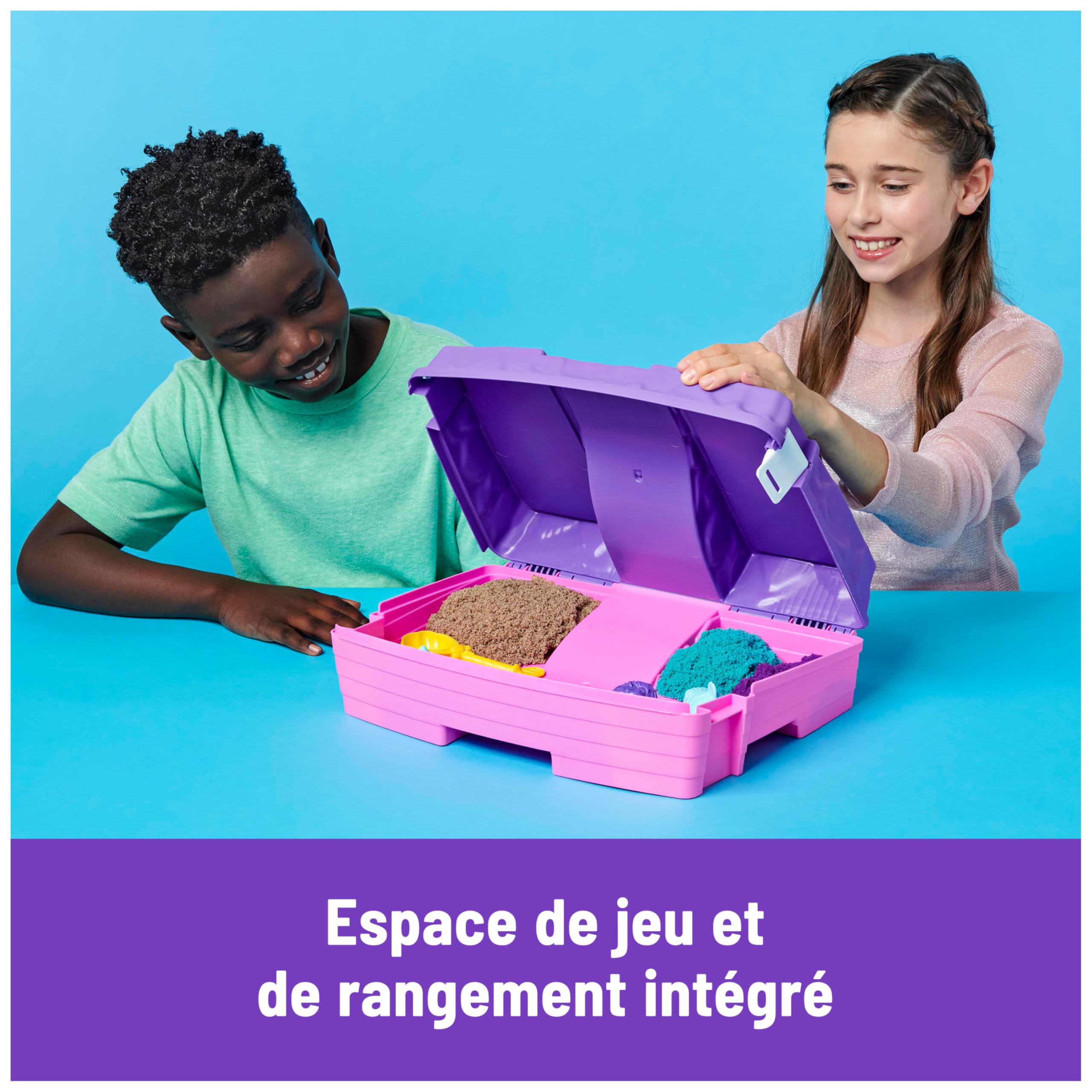 Kinetic Sand Sable Magique - Mallette Palais de Sirène 934 G + 8 Accessoires - Emportez Votre Sable Coloré Partout & Sculptez Vos Créations - Loisir Créatif Enfant - Jouet Enfant 3 Ans Et +