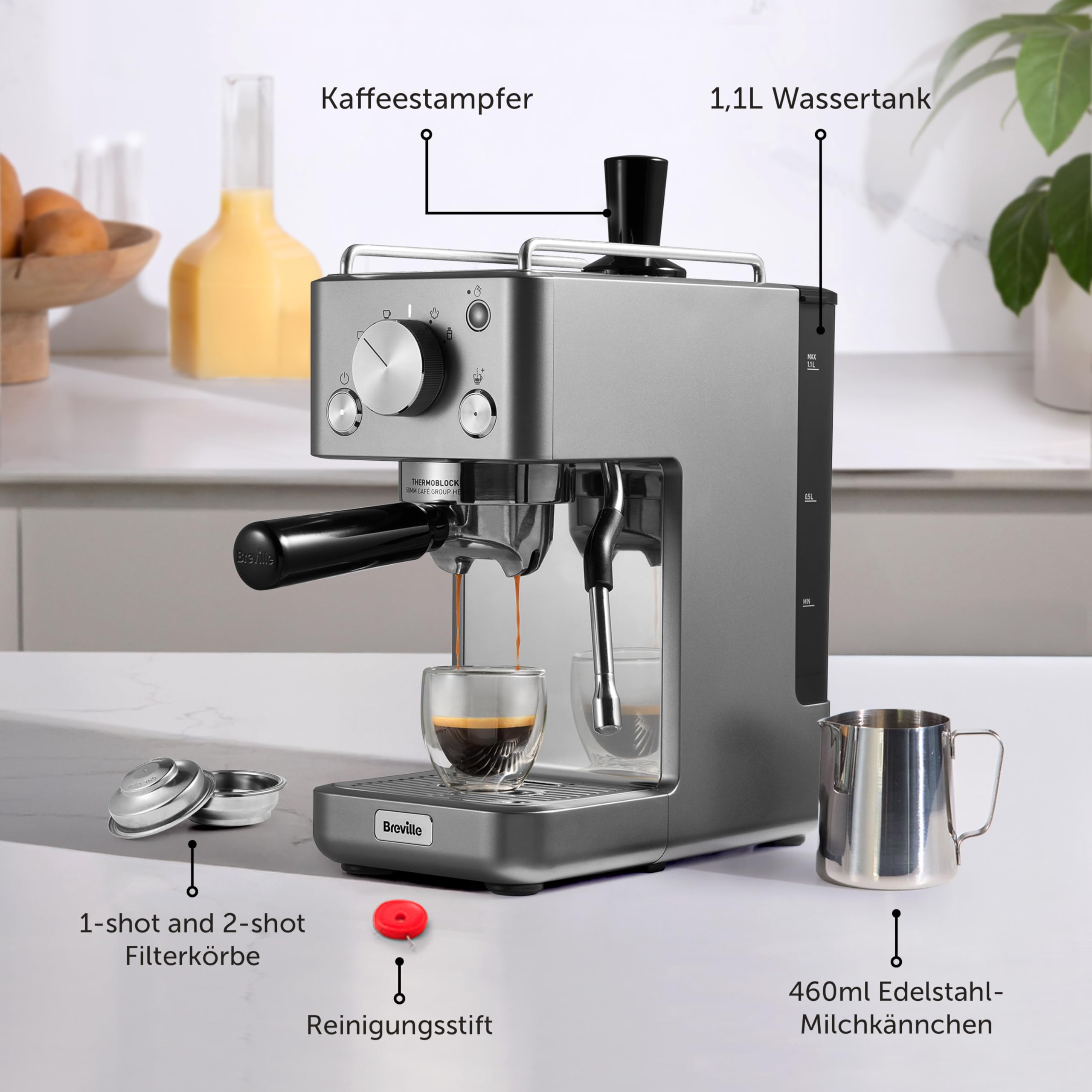 Breville Barista-Espressomaschine „Slimline“ | integrierter Milchaufschäumer | kompakte Kaffeemaschine für Cappuccinos, Lattes und mehr | 15-bar-Pumpe | Silber [VCF185X]