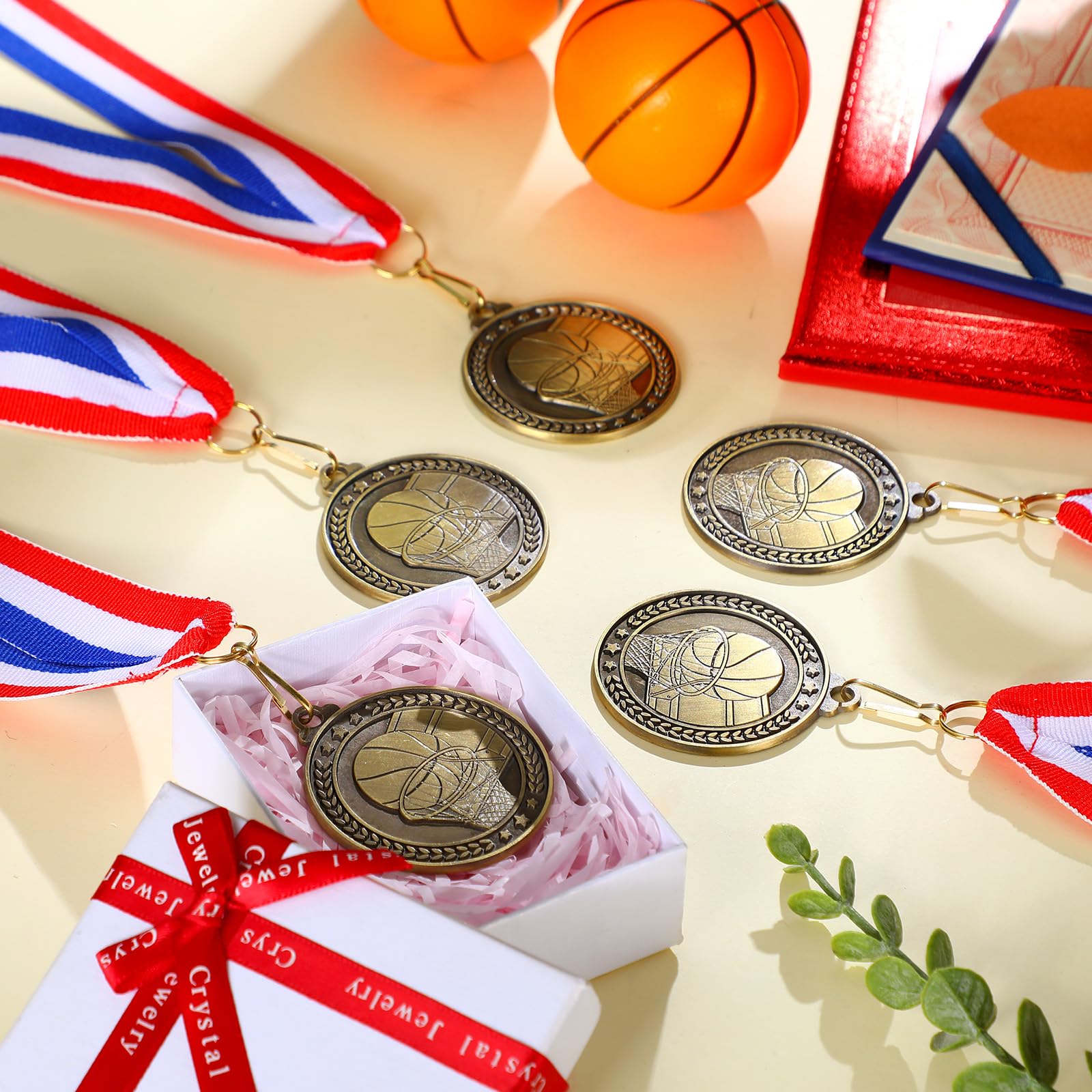 Remuuly 60 medallas de oro de 5 cm para fútbol, béisbol, voleibol, fútbol, porrista, premios de metal, premios a granel con cintas para el cuello, premios de trofeo, regalos para competiciones