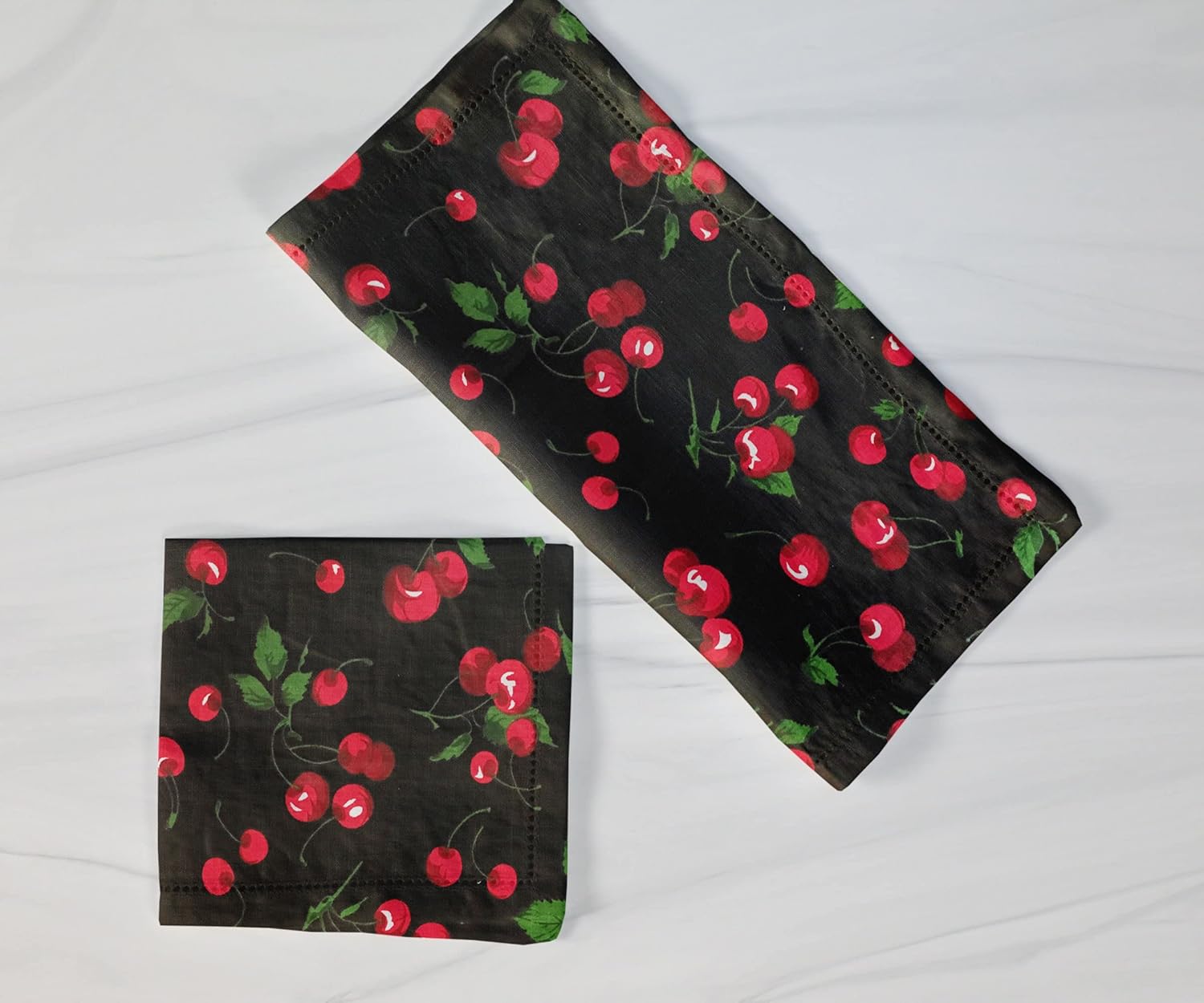 lovemyfabric Poly Cotton Apples Allover Print 18"X18" Dinner Napkins for Dinner, Buffet Tables (10, Apples Allover Black)