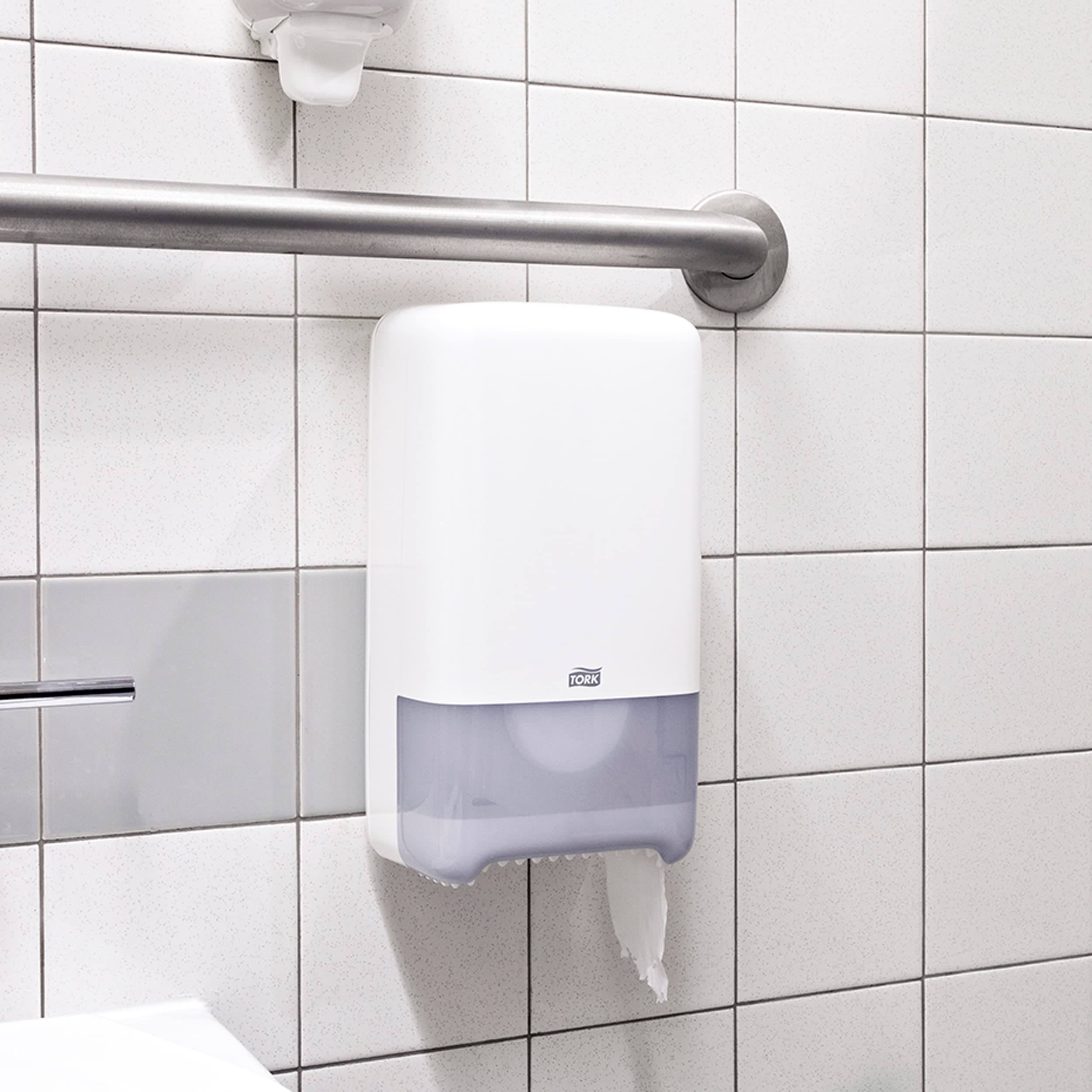 Tork 127530 Papier toilette rouleau / taille moyenne / Advanced / Compatible avec le système T6 / 2 plis / lot de 27 (27 x 100 mètres) | Advanced, taille moyenne, 2 plis, Compatible avec le système T6