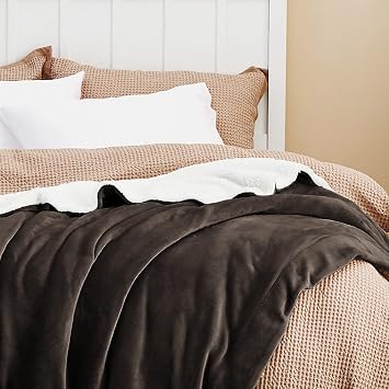 Bedsure Sherpa Fleece Throw Blanket - Throws For Sofas, Brown, 130x150cm
