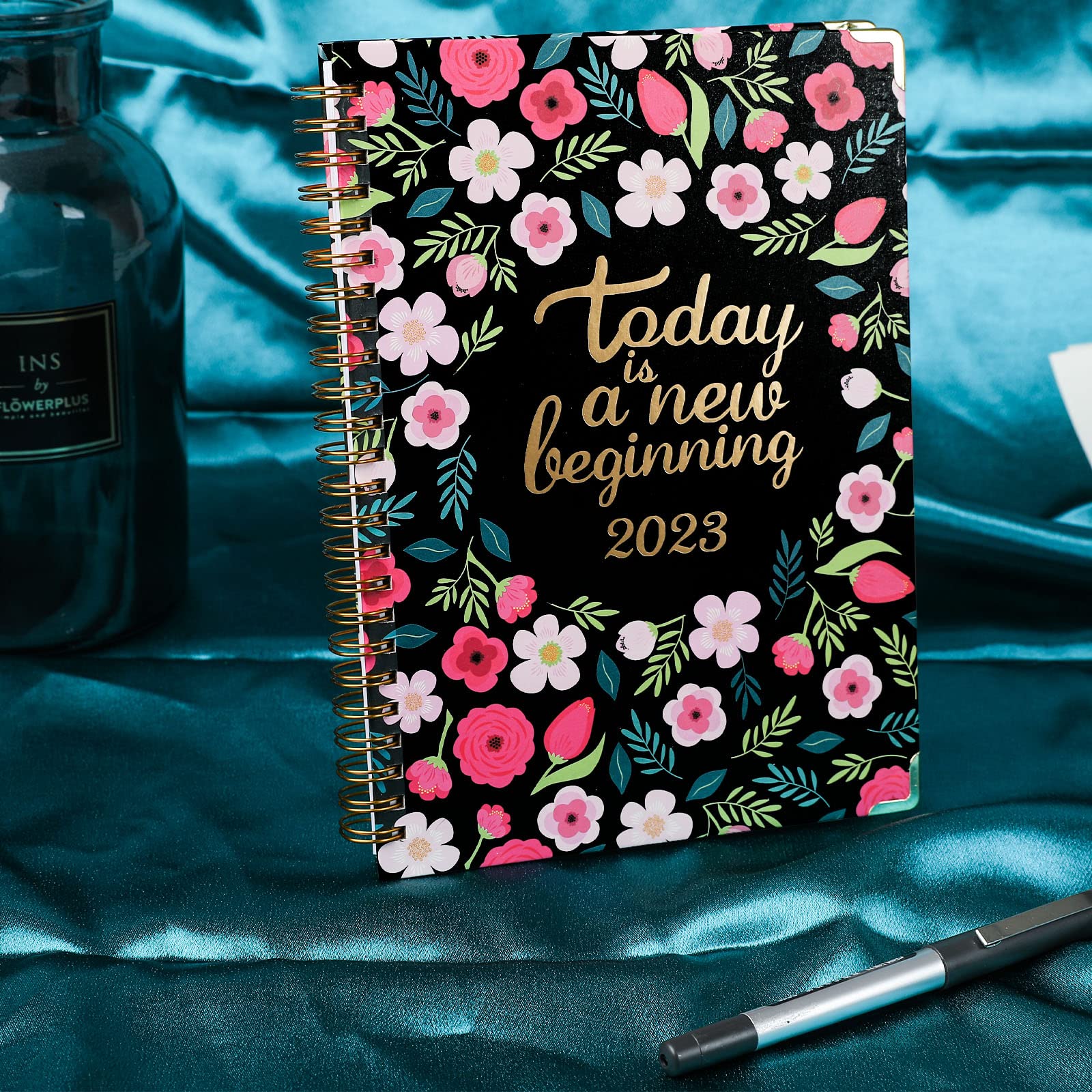 Agenda 2023 – Agenda settimanale e mensile 2023, gennaio – dicembre 2023, 16,3 x 21,6 cm, con linguette, tasca posteriore, doppia forte (stile 1)