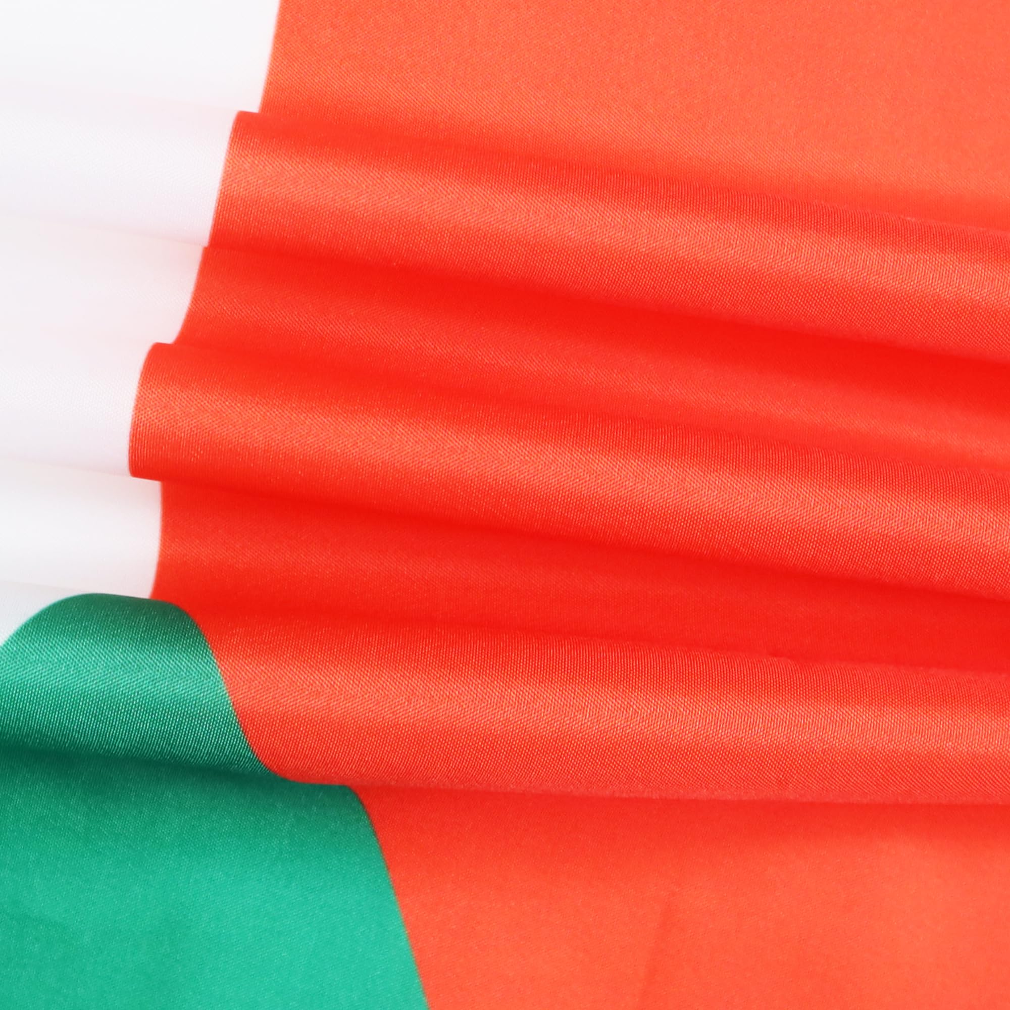 AZ FLAG - Comoros Flag - 150 x 90 cm - Comorian Flag 100% Polyester with Integrated Metal Eyelets - Flag 110g - 3