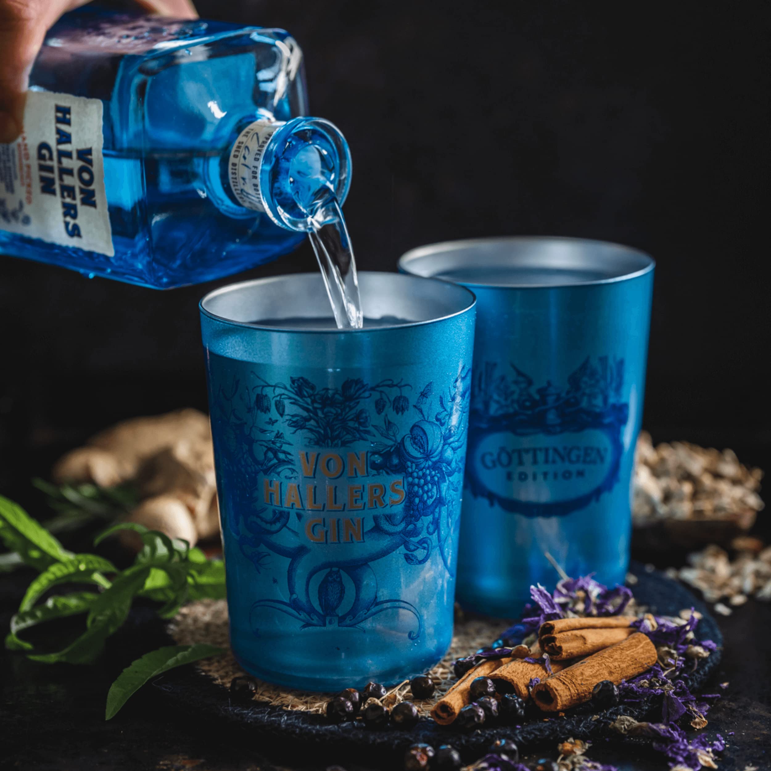 VON HALLERS GIN Original I London Dry Gin I Handgepflückte Botanicals aus dem botanischen Garten in Göttingen I Erfrischender Gin mit Zitrusnote und Kalamus I 44% Vol. I 0,7 l