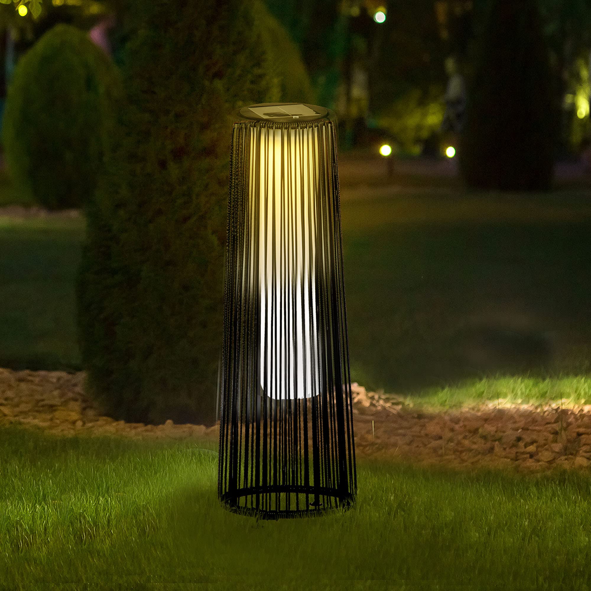 Outsunny Linterna de Jardín de Ratán Sintético Farola Solar Exterior con Luces LED Encendido y Apagado Automático Impermeable para Terraza Balcón Patio Ø21,5x61 cm, Negro