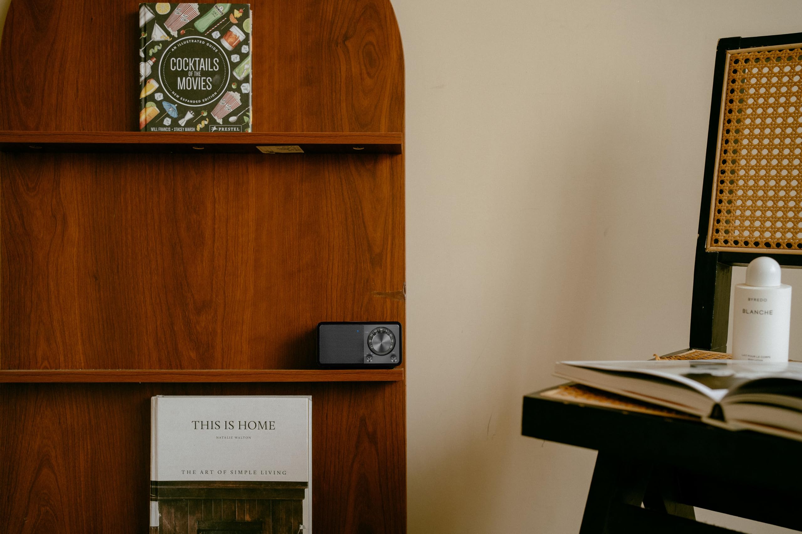SANGEAN WR-7 Plus (2. Generation) – Kompaktes Retro Radio mit Bluetooth Lautsprecher, FM-Empfang, integriertem Akku, tragbares Design & Echtholz-Gehäuse, Midnight Oak