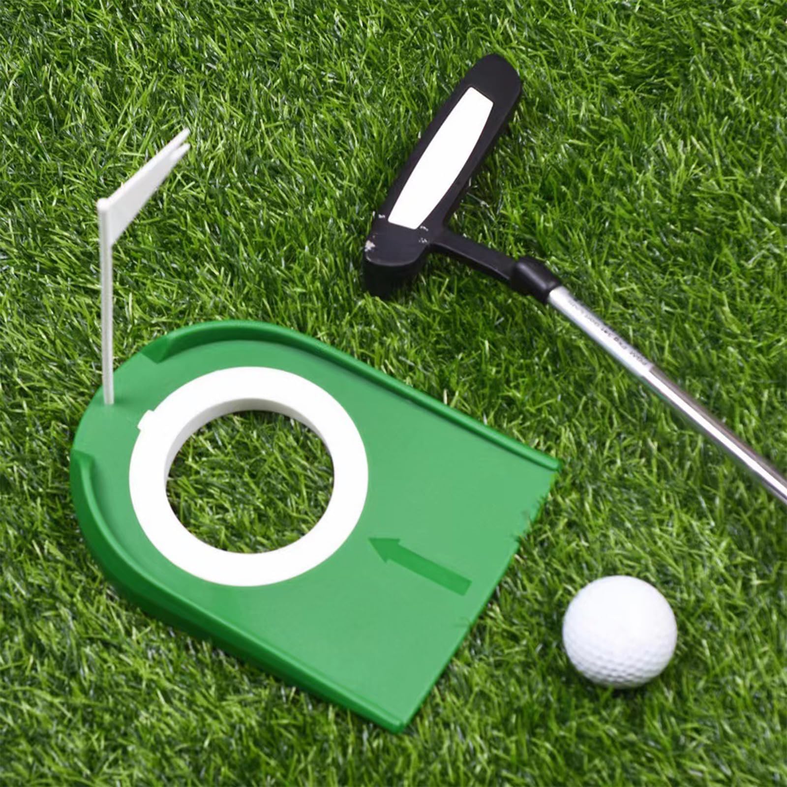 Gobelet de putter de golf en plastique, coussin de putter d'entraînement de golf pour aide à la pratique intérieure et extérieure avec drapeau de golf putter, trou réglable et drapeau