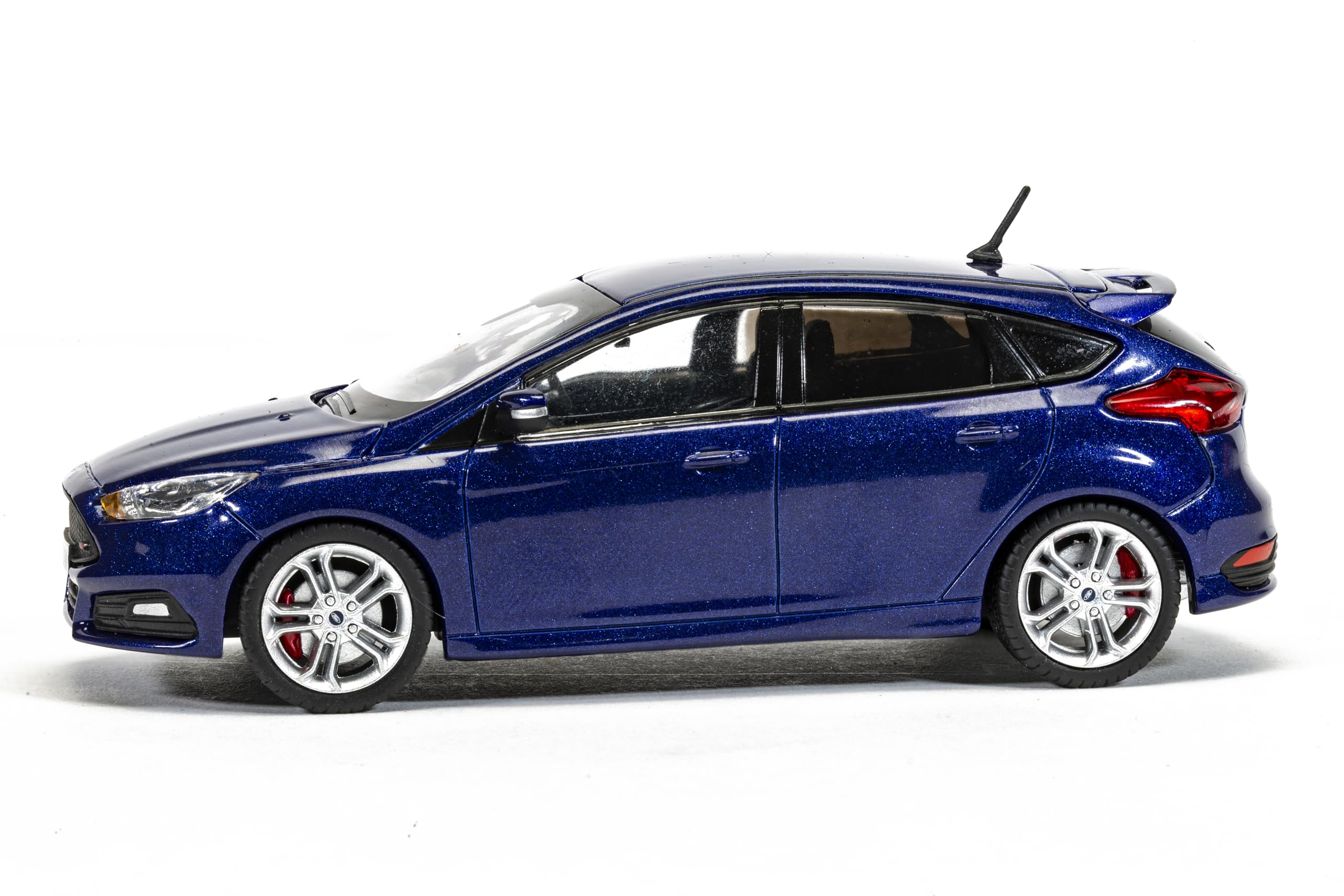 Corgi Ford Focus Mk3 ST, Modello pressofuso Blu Profondo