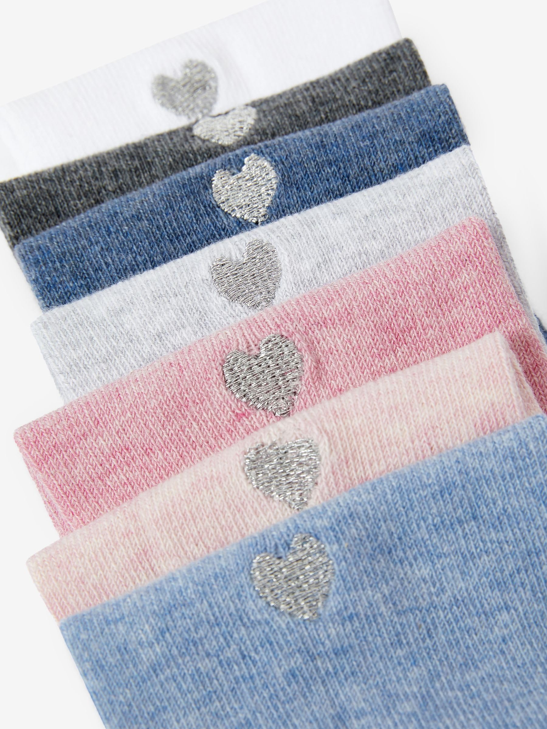 NEXT Fille Lot de 7 paires de chaussettes de sport enrichies en coton avec cœur brodé Multi-couleurs 31-36