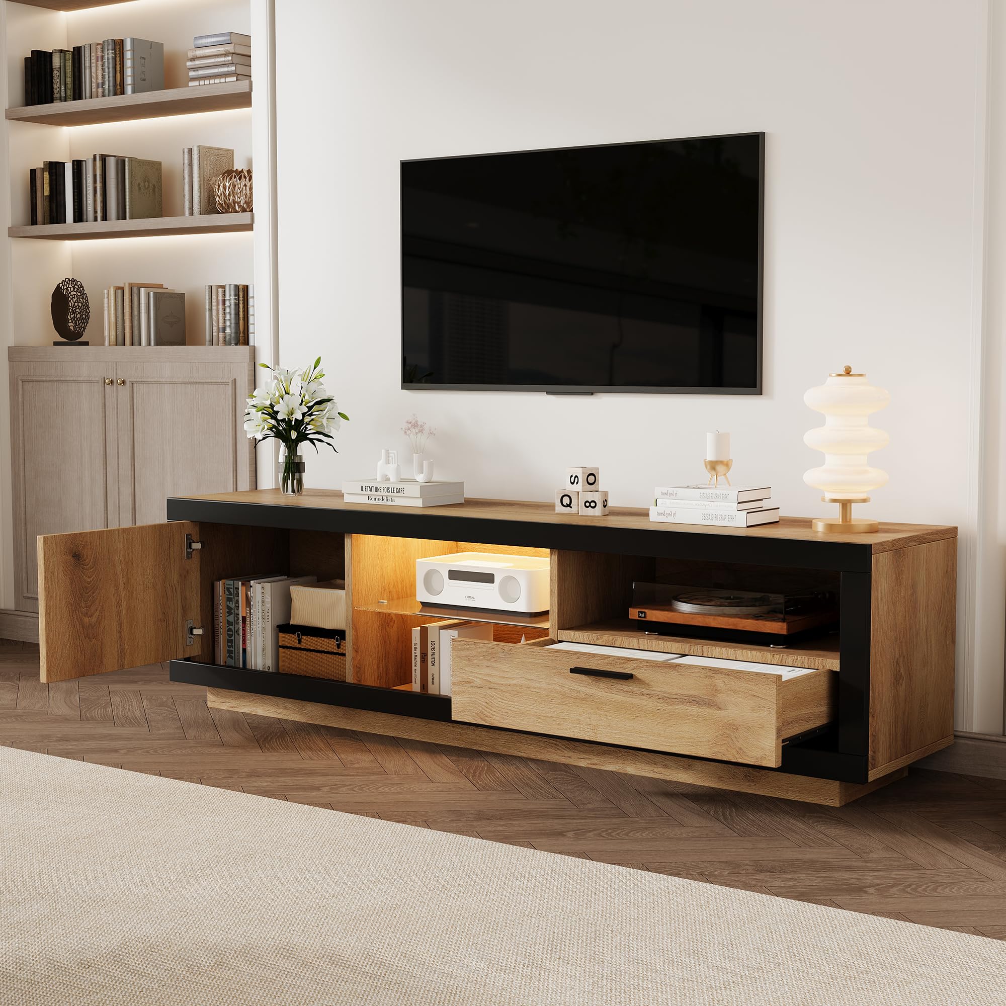 BTM LED TV-Schrank mit Glasböden & App-Steuerung 160x40cm Lowboard für 70-Zoll-Fernseher Gaming Media Center Schwarz+Eiche, 50kg Tragkraft