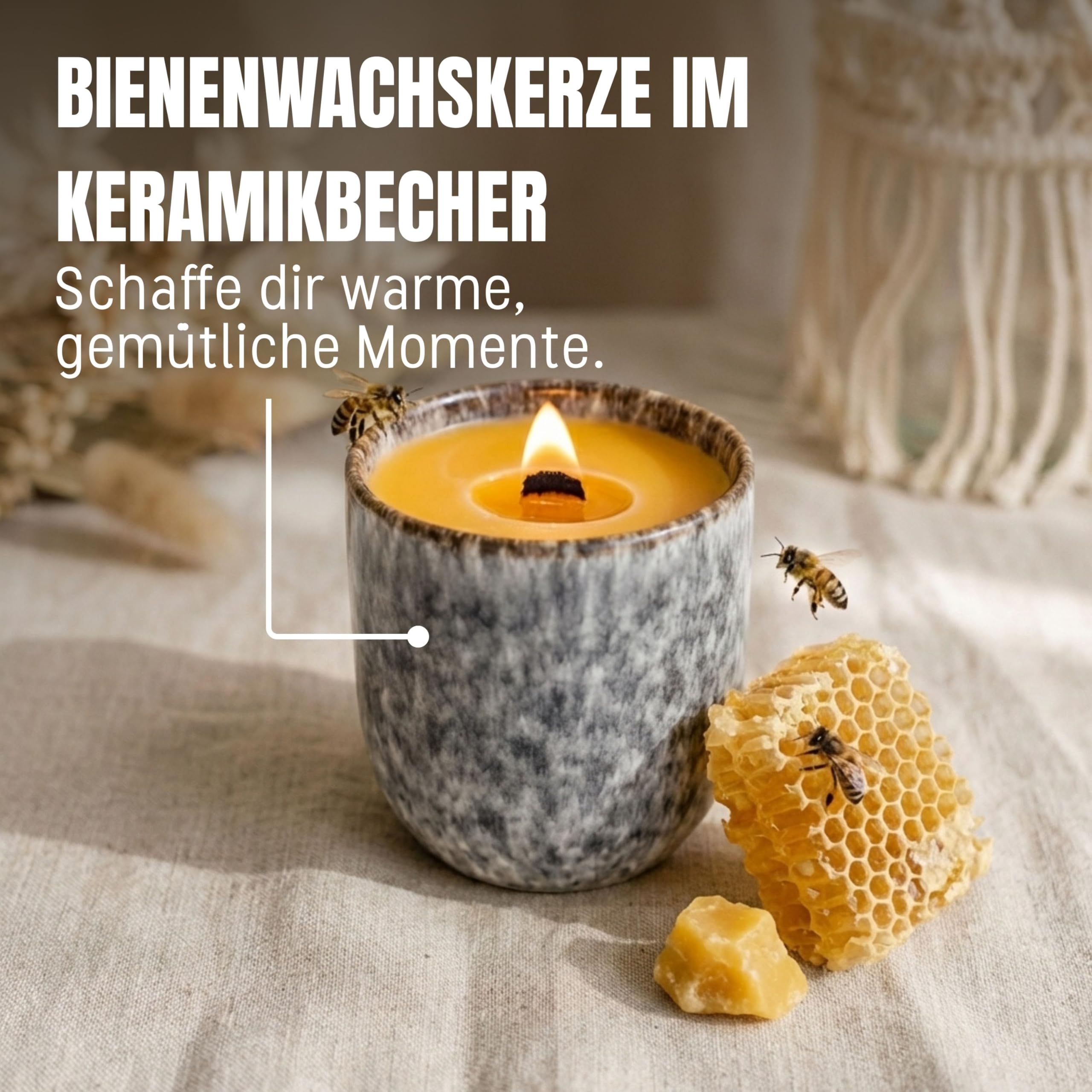 VOM REITER Bienenwachskerze im Keramikbecher mit Holzdocht – Knisterkerze aus 100% reinem Natur-Bienenwachs – 30 h Brenndauer – nachhaltige Geschenkidee (Steingrau)