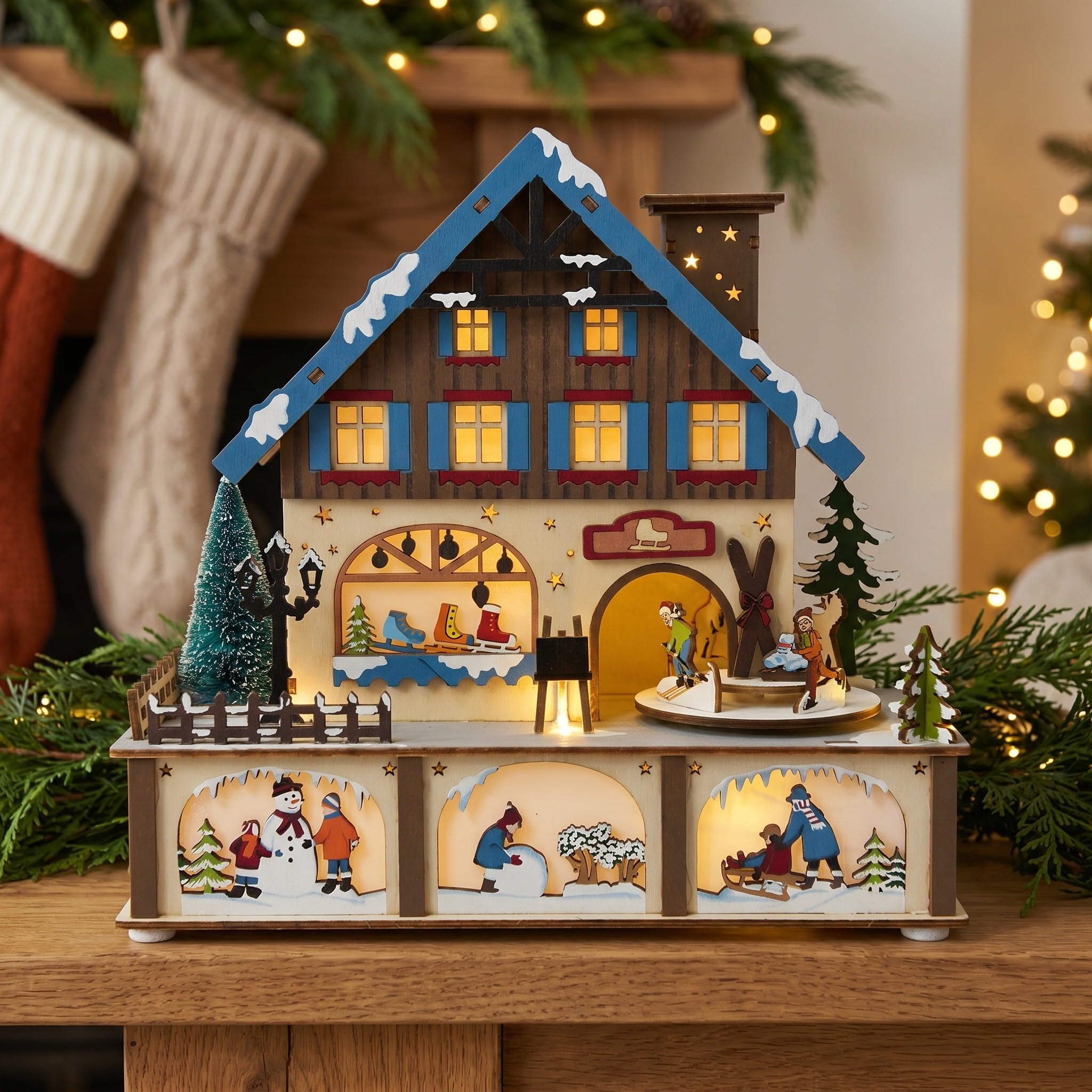 Adorno Navideño de Madera con Luces Led, Casa Pequeña para Decoración de Invierno, Diseño Intrincado y Acabado Artesanal para Centro de Mesa en Navidad