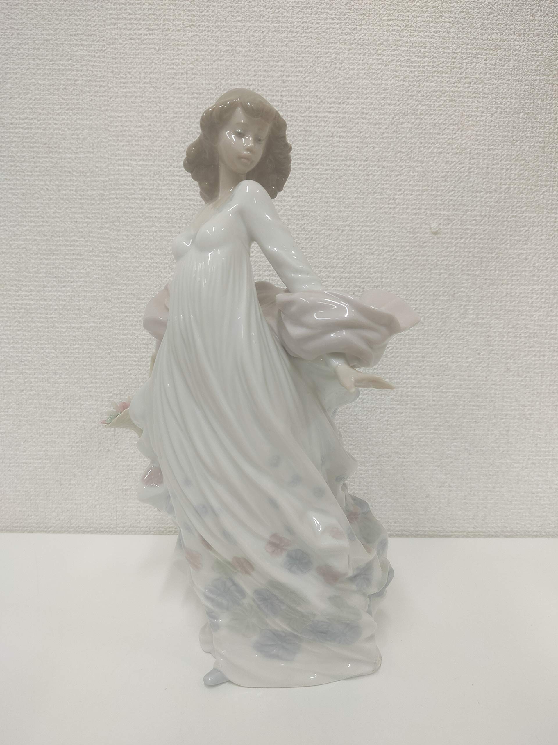 Amazon.co.jp: リヤドロ(Lladro) 花と少女 春の輝き #5898 : ホーム 