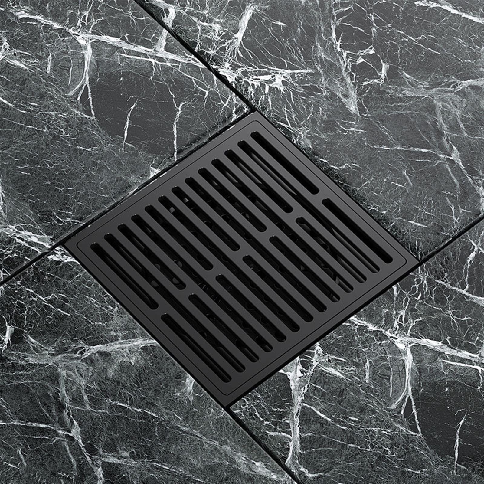 Desagüe de piso negro mate para una ducha moderna y un baño libre de olores