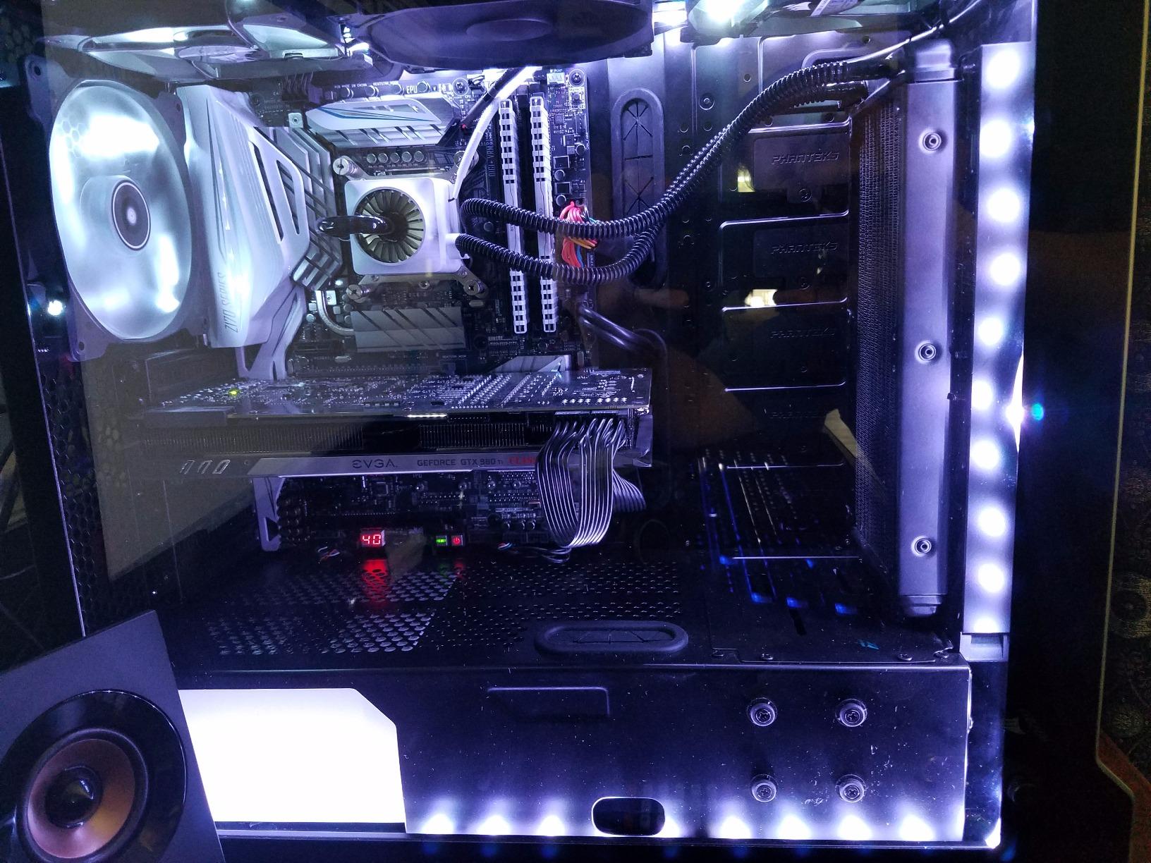 ASUS Z170-DELUXE Motherboard installed in a PC case