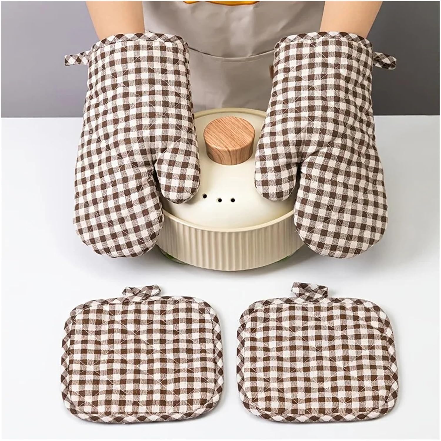 Heat Resistant Kitchen Glove Set, Double Sided Quilted Oven Mitts and Insulation Pad(Red grid-2pcs)