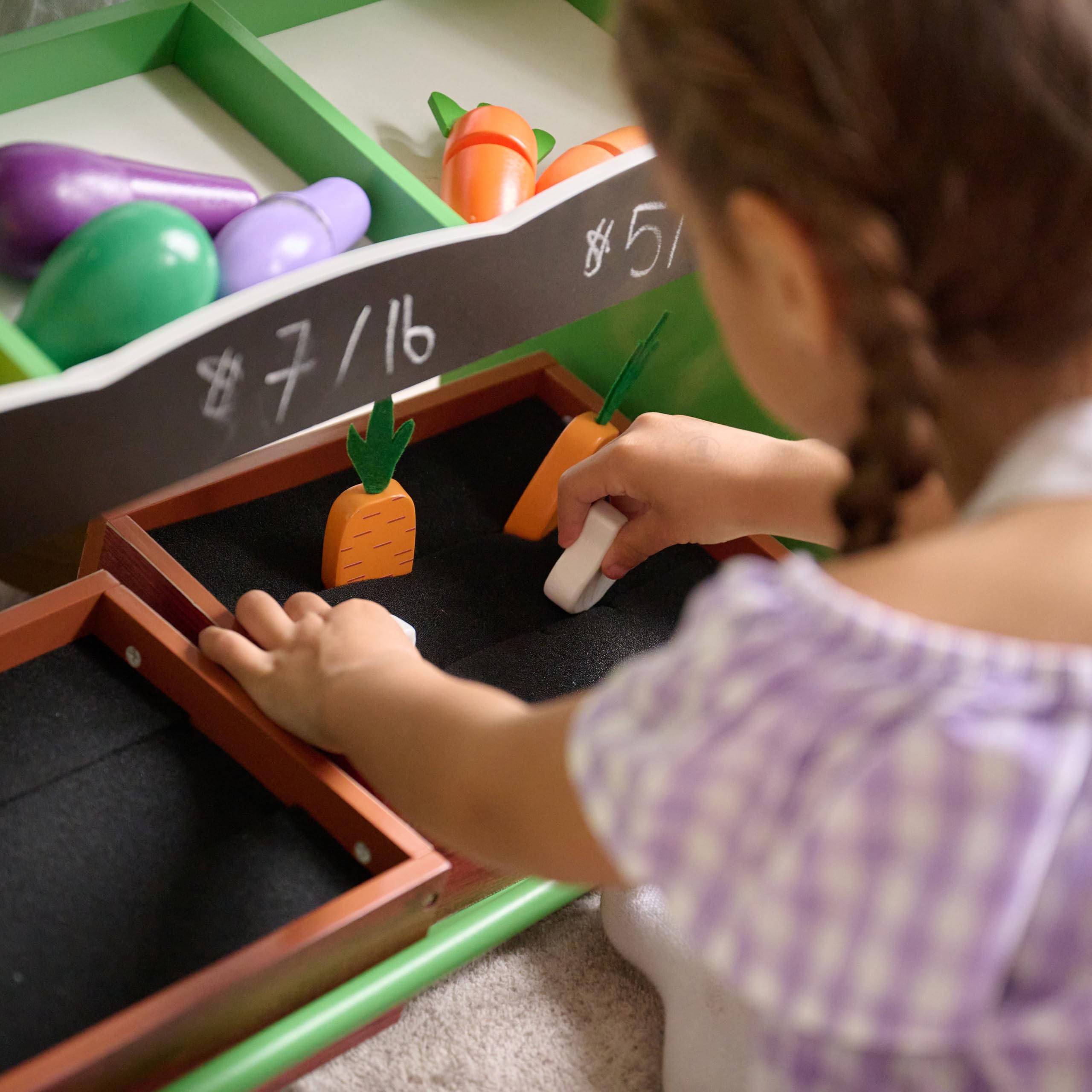 Teamson Kids Marktstand aus Holz mit Gemüse, Waage & Zubehör Spielset