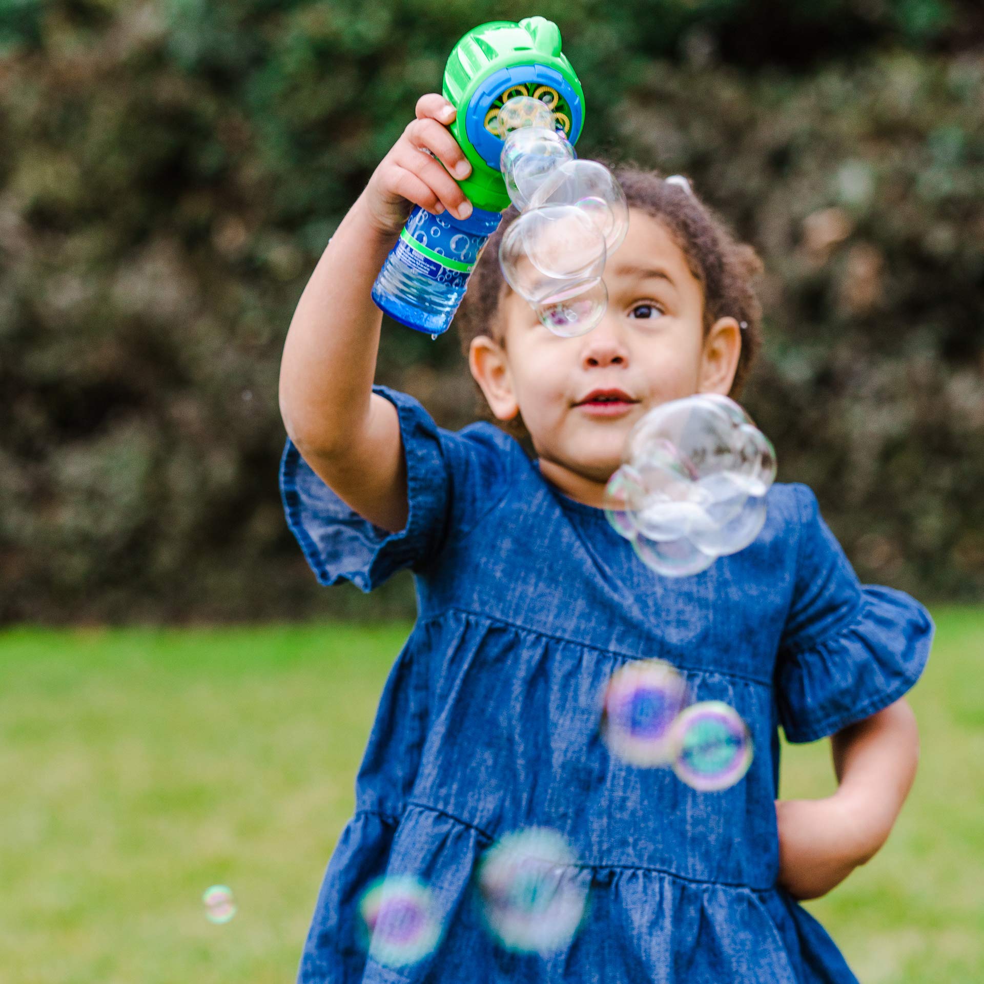 Sunny Days Entertainment Bubble Blower with Refill Solution - Non-Toxic Bubble Gun Toy for Kids - Maxx Bubbles - Image 4