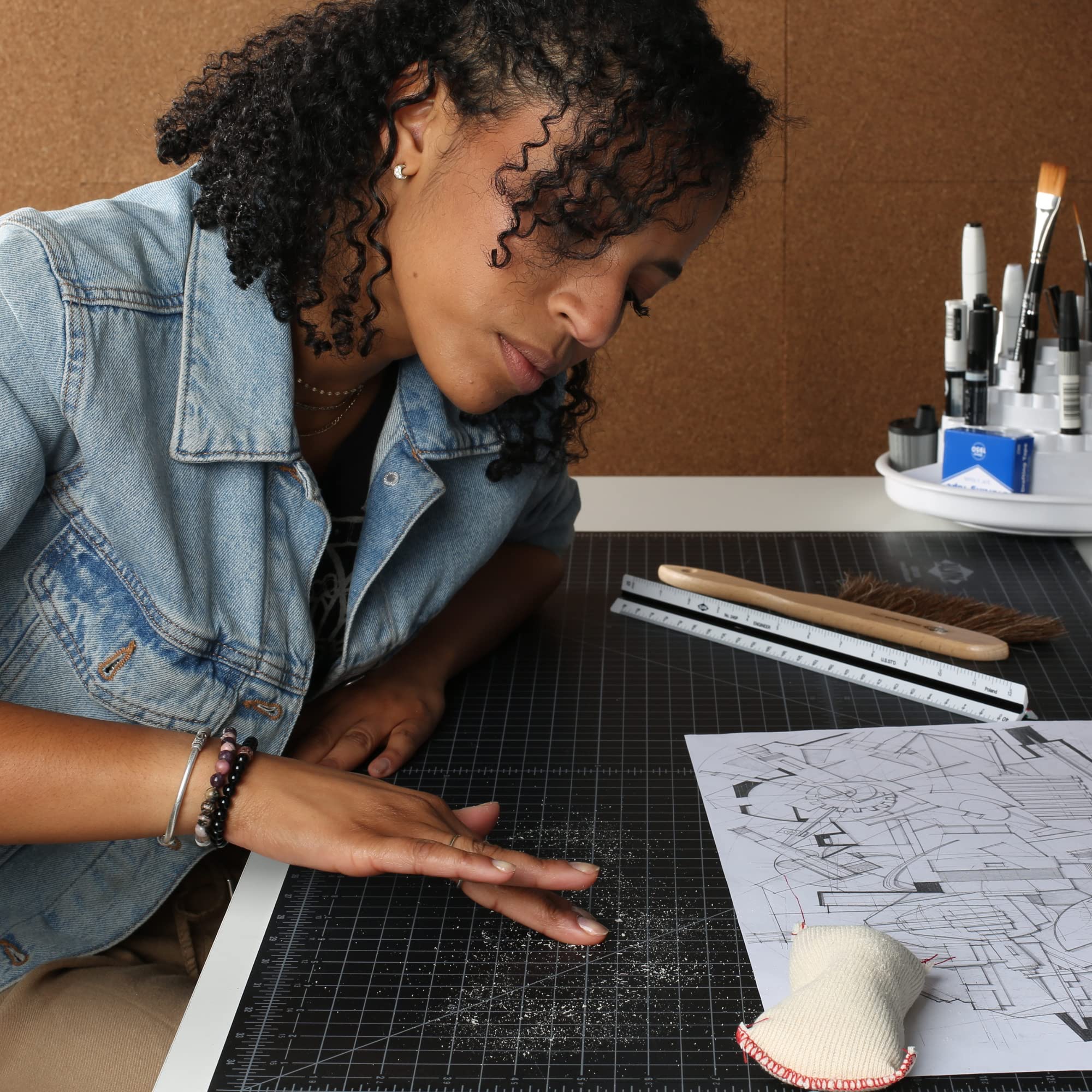 Alvin, Professional Drafting Dry Cleaning Pad, Removes Mistakes, Smudges, and Smears from Artwork, Mat Boards, and Drawing Boards, Cleans Drawing Tools - 3 oz - Image 5