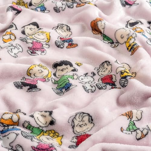 Miniatura 5 de Berkshire Blanket Peanuts VelvetLoft - Manta de felpa de Snoopy con bonito personaje, maní que ríe, color lila, manta de 55 x 70 pulgadas (producto