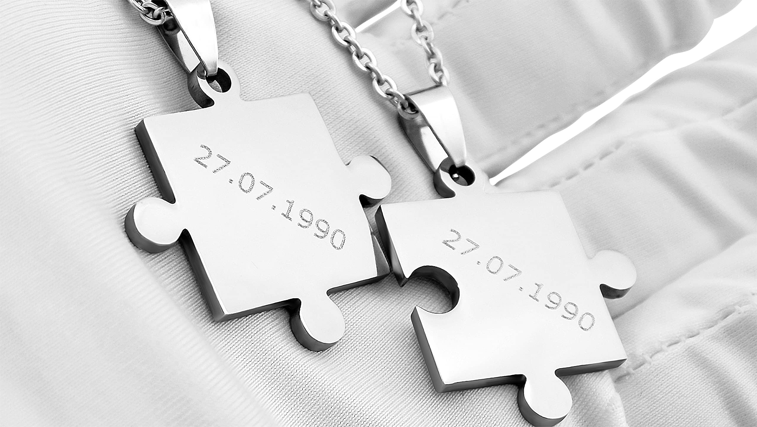 2 Stück Personalisierte Kette mit Gravur Edelstahl 50 cm mit Anhänger Puzzle Teil in silber - Personalisierte Geschenke für Damen Herren Freundin Freund - Partner Halskette für Sie und Ihn