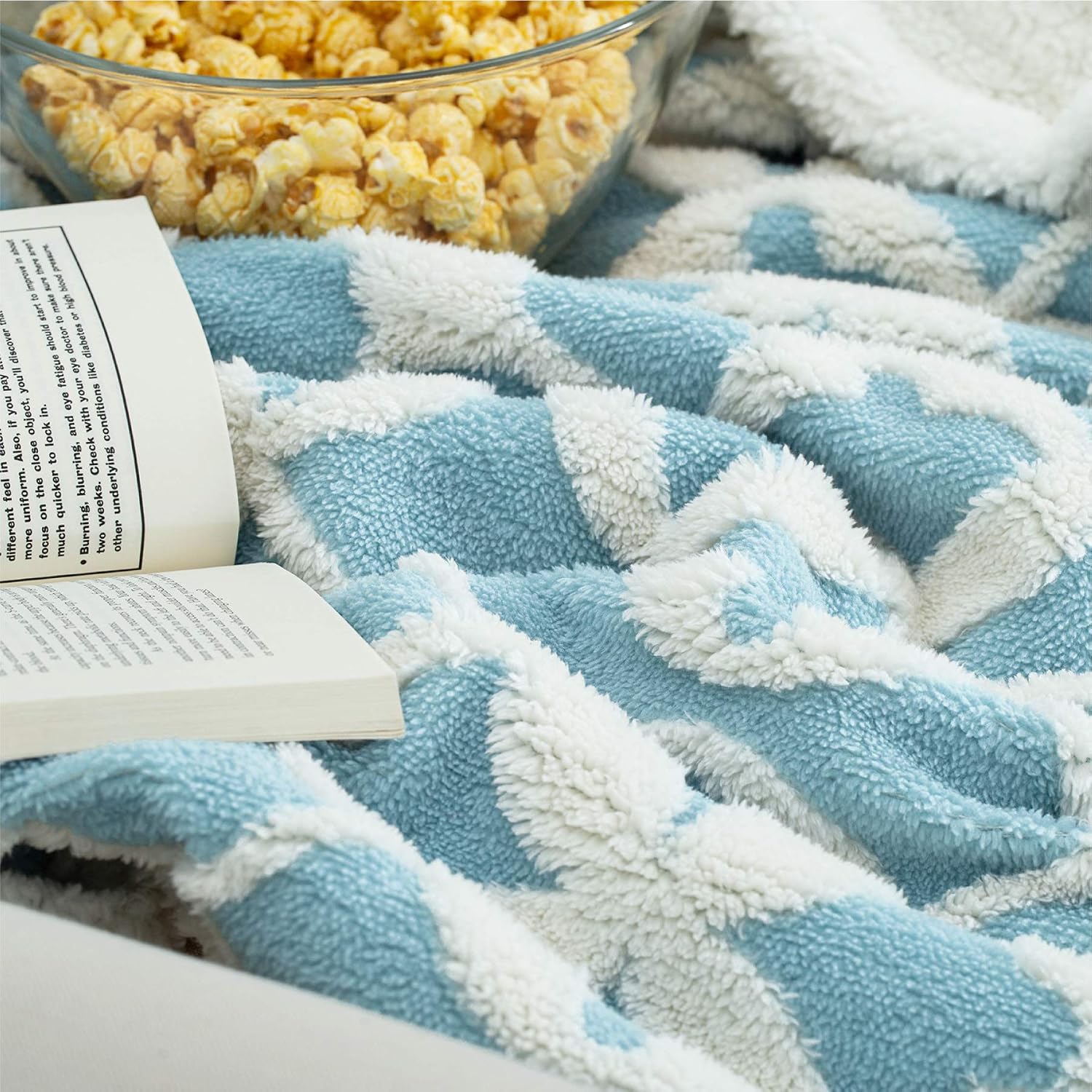 Bedsure Sherpa Blanket 3