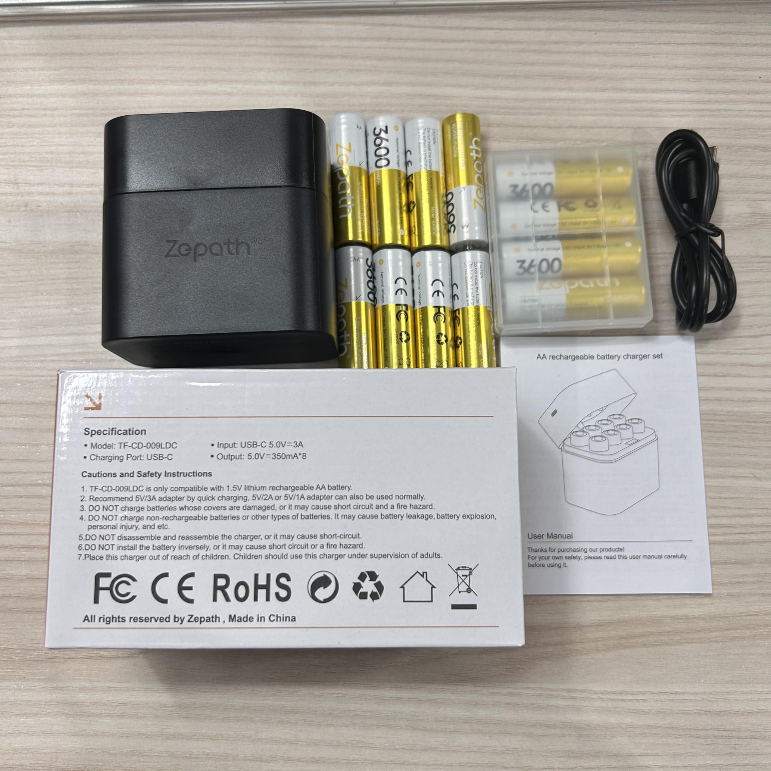 12 Piles AA Rechargeables au Lithium-ION avec Chargeur 4 Chargeur,1,5V 3600 mWh Haute Capacité Rechargeable AA Batterie, jusqu'à 2000+ Cycles